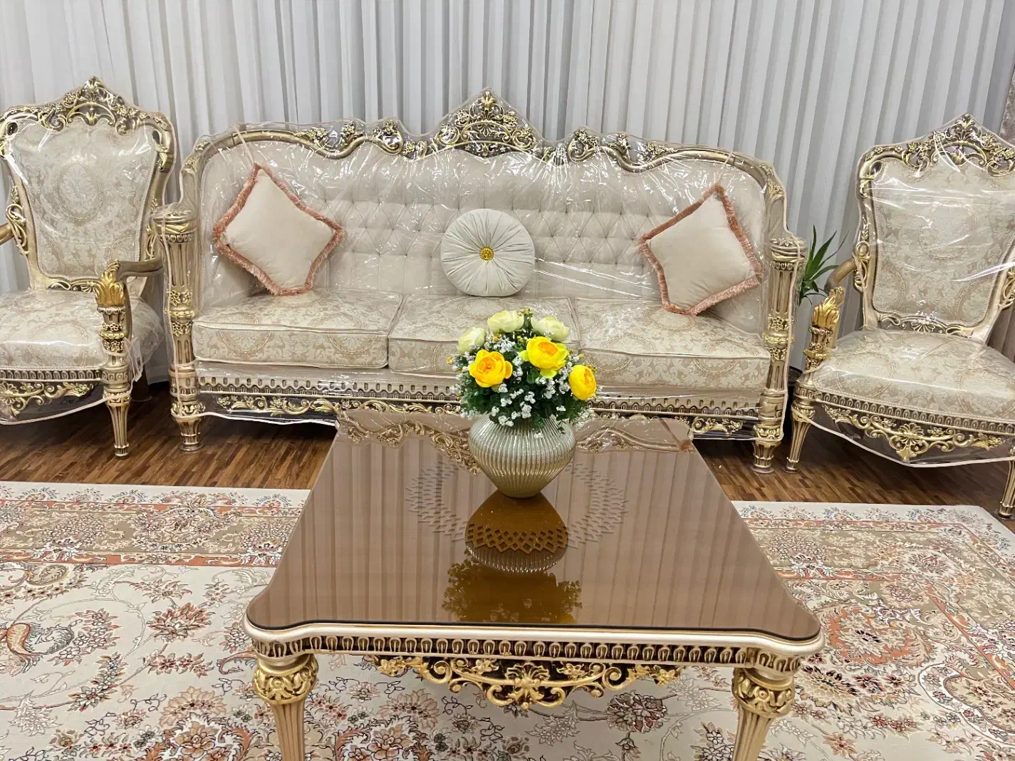 مبل سلطنتی ۹ نفره نو|مبلمان خانگی و میز عسلی|ایلام, |دیوار