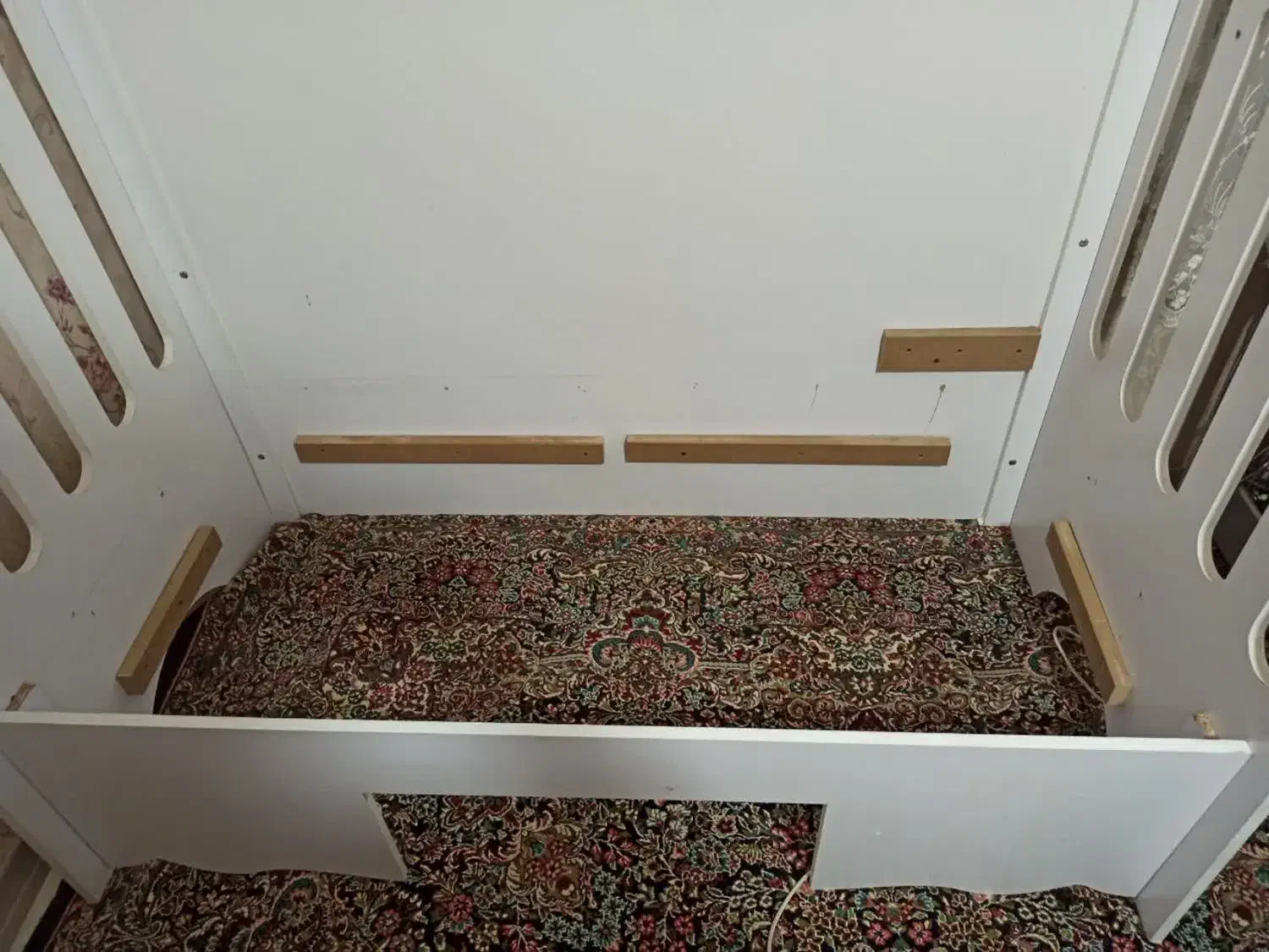 تخت کودک همراه تشک|تخت و صندلی بچه|ملایر, |دیوار