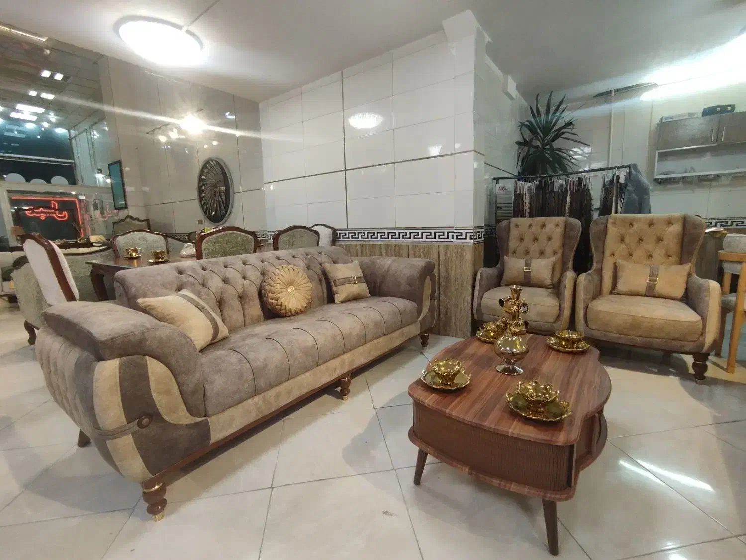 مبل راحتی اسفنج ۳۵ کیلو گرم ( مبلمان اشراق)|مبلمان خانگی و میز عسلی|زنجان, |دیوار