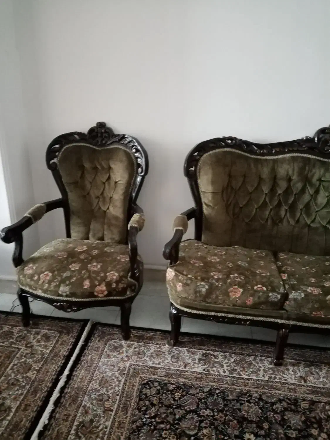 یک دست مبل شش نفره تمیز بدون شکستگی بدون پارگی|مبلمان خانگی و میز عسلی|اندیشه, اندیشه فاز ۱|دیوار