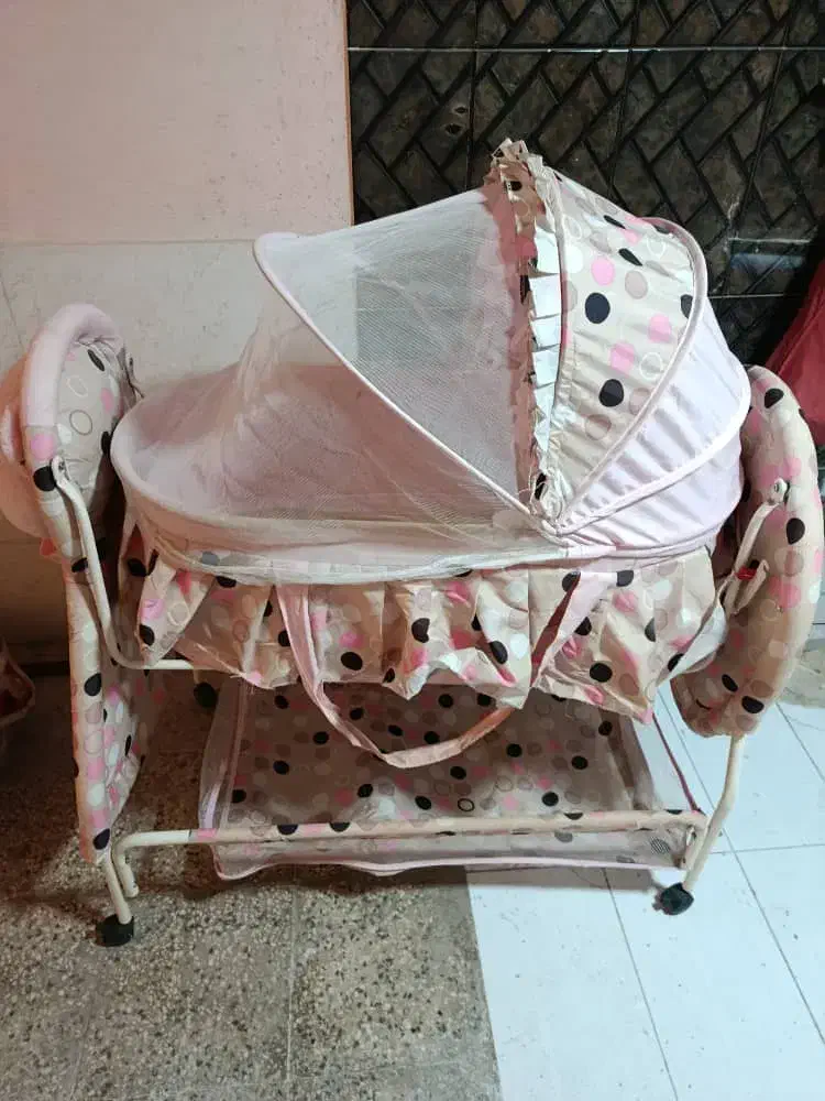 کالسکه وگهواره|کالسکه و لوازم جانبی|شیراز, شهرک قمشه|دیوار