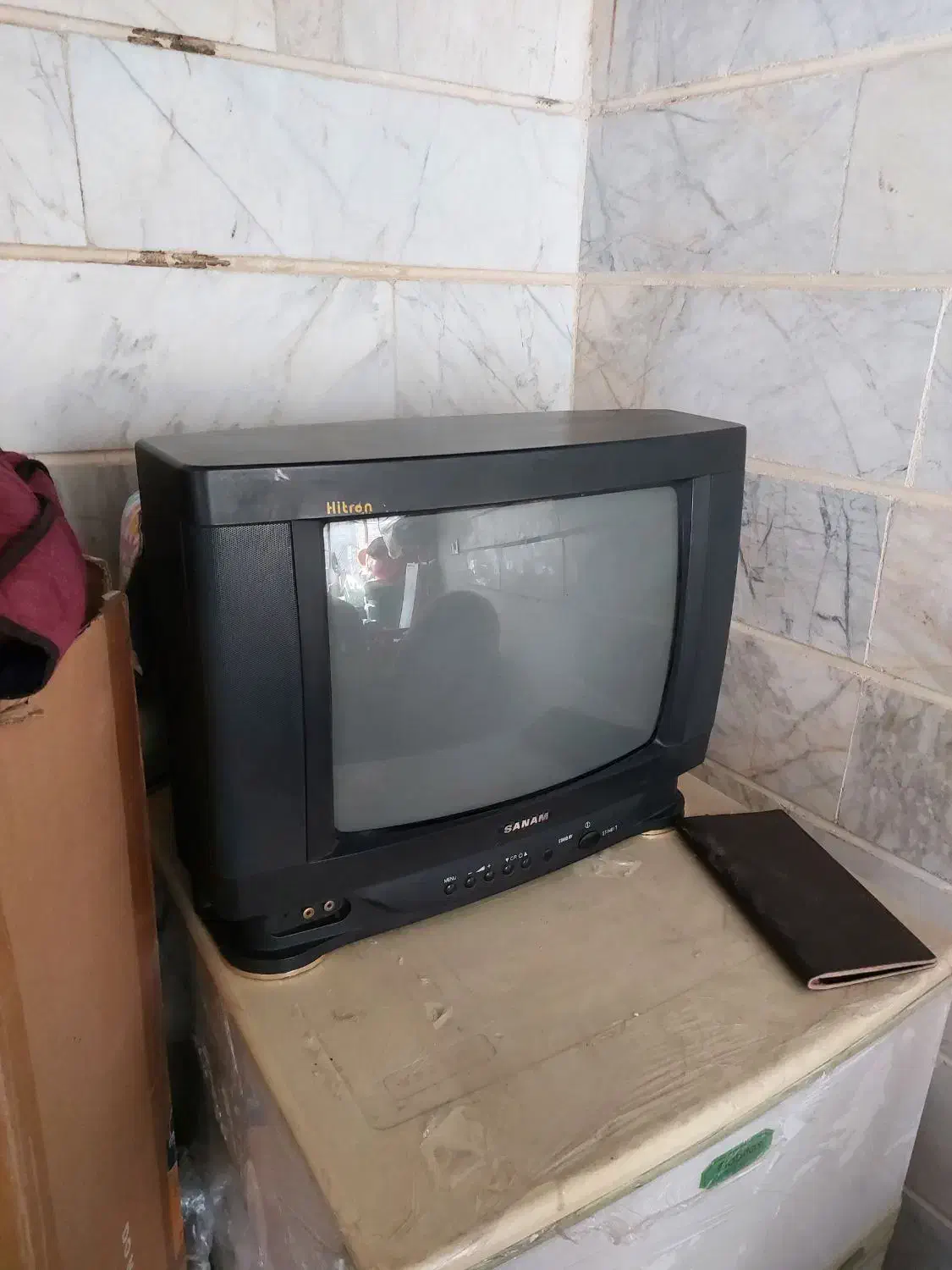 تلویزیون کوچک صنام|تلویزیون و پروژکتور|الوند, |دیوار