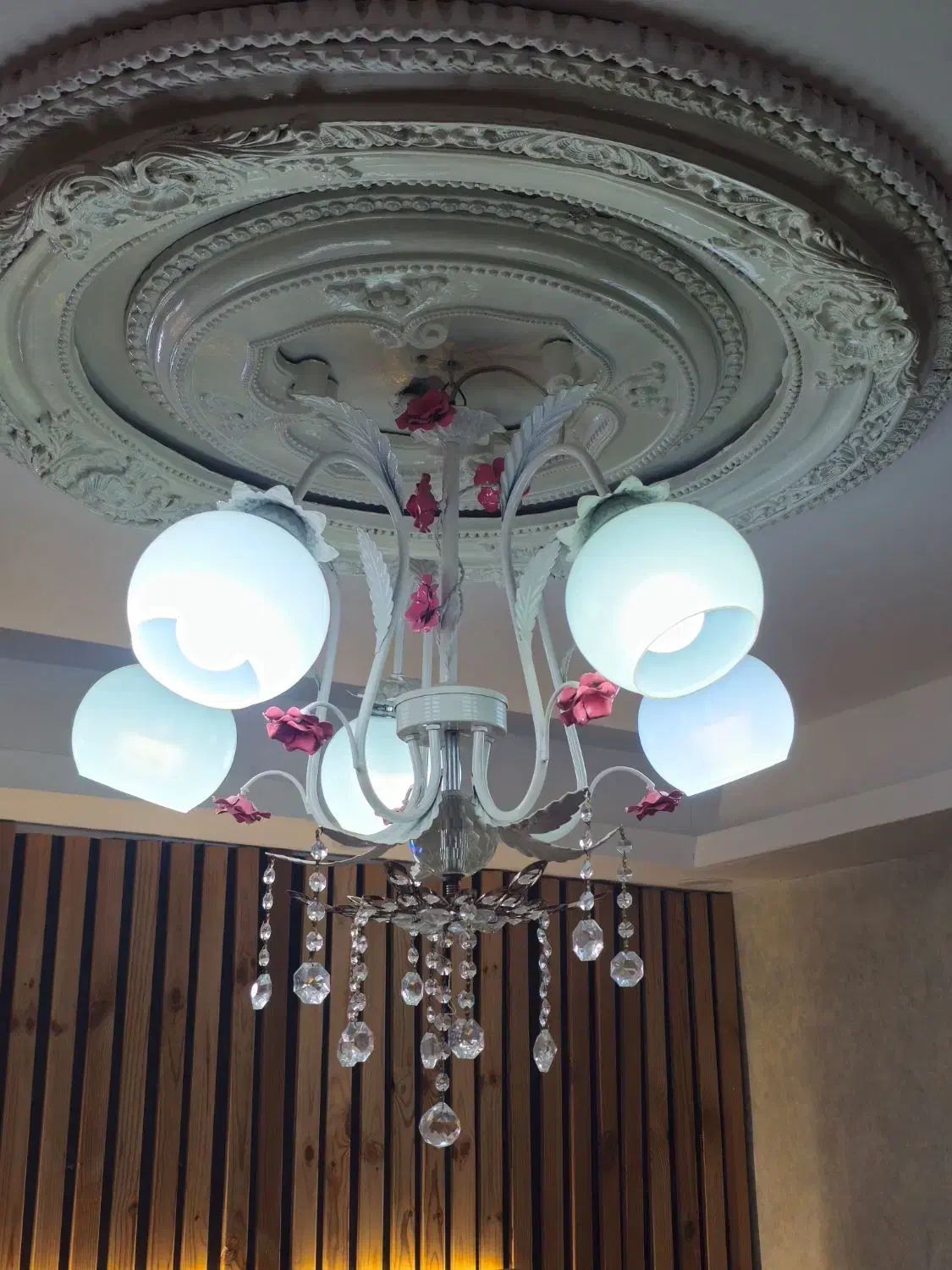 یک جفت لوستر پنج شاخه|لوستر و چراغ آویز|ری, علایین|دیوار