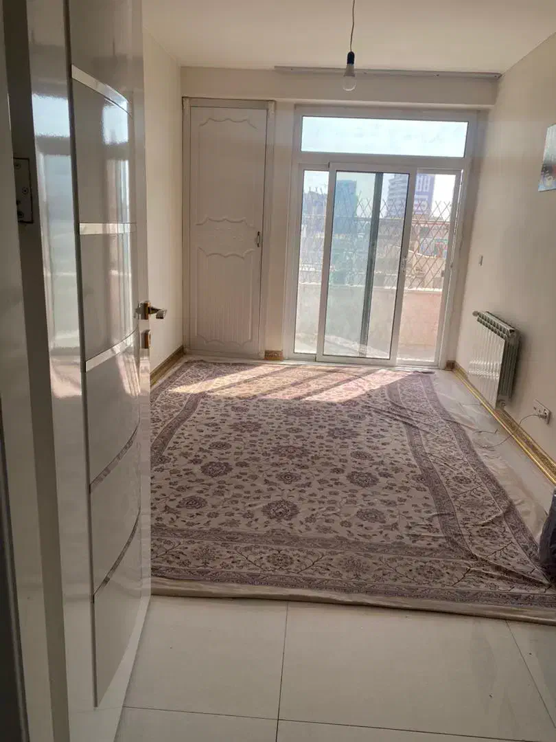 ۱۶۲ متر ۳ خواب / طبقه ۴ / فول /  رو بروی پارک لاله