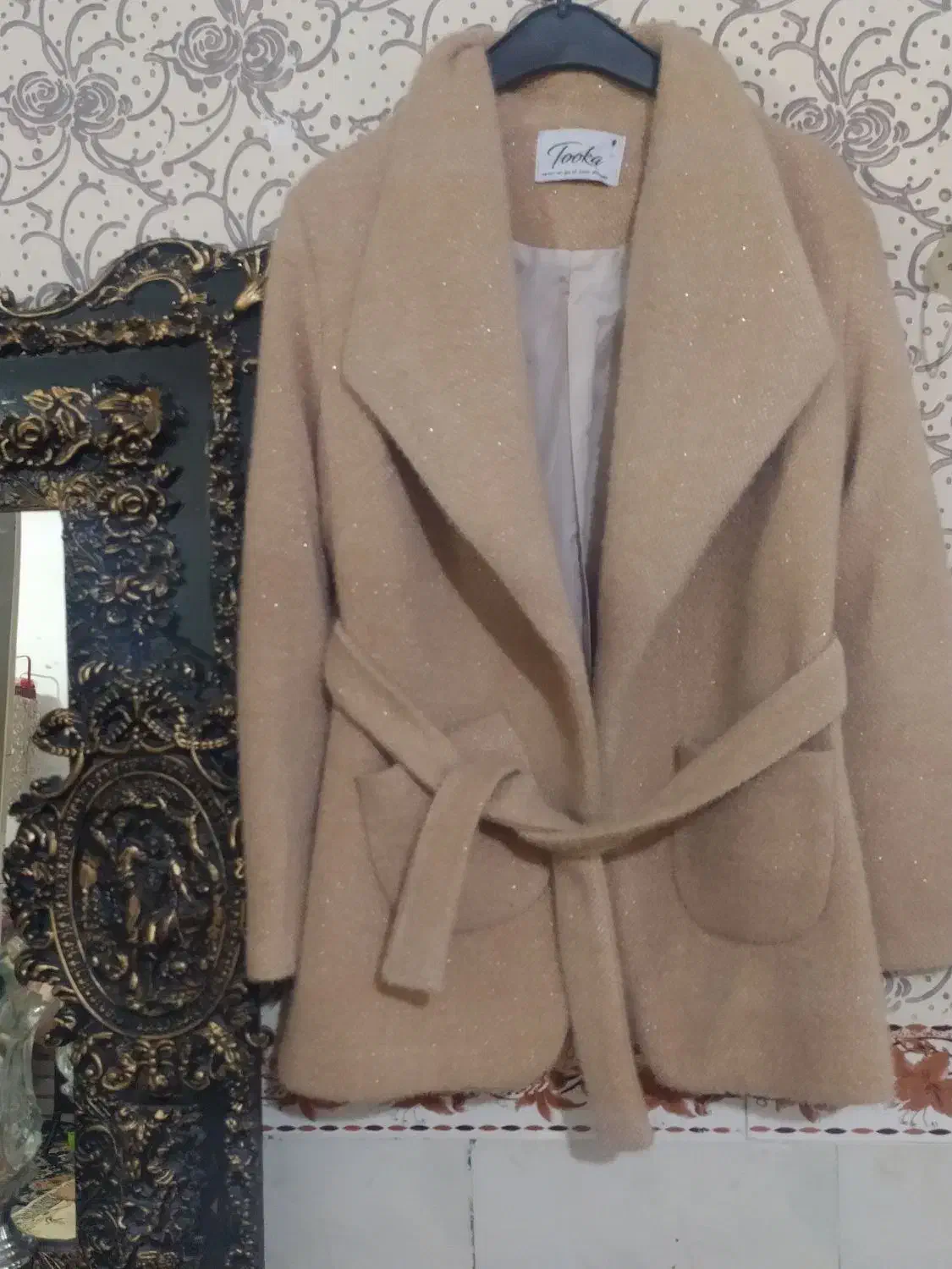 کت مخملی|لباس|کرمانشاه, |دیوار