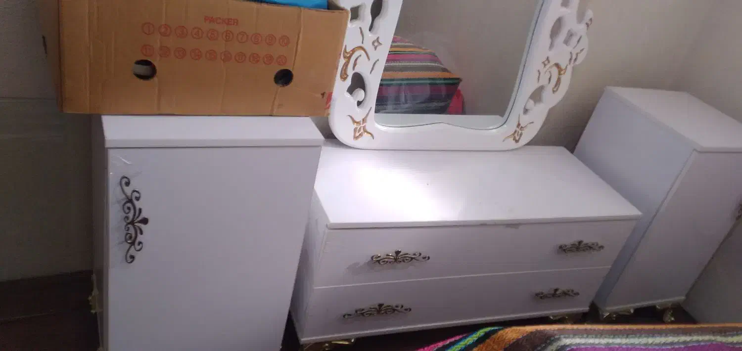 پاتختی و آئینه ودراور|جاکفشی، کمد، دراور|اسدآباد, |دیوار