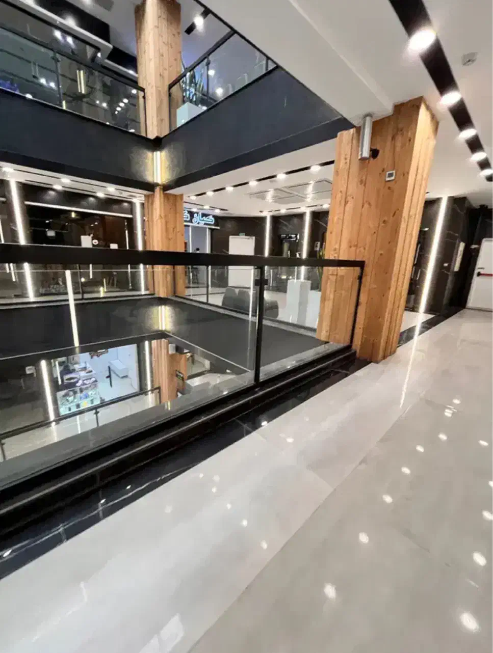 سبزه میدان/بر اصلی لاکانی/پاساژ چهارسو،موبایل|اجارهٔ مغازه و غرفه|رشت, لاکانی|دیوار