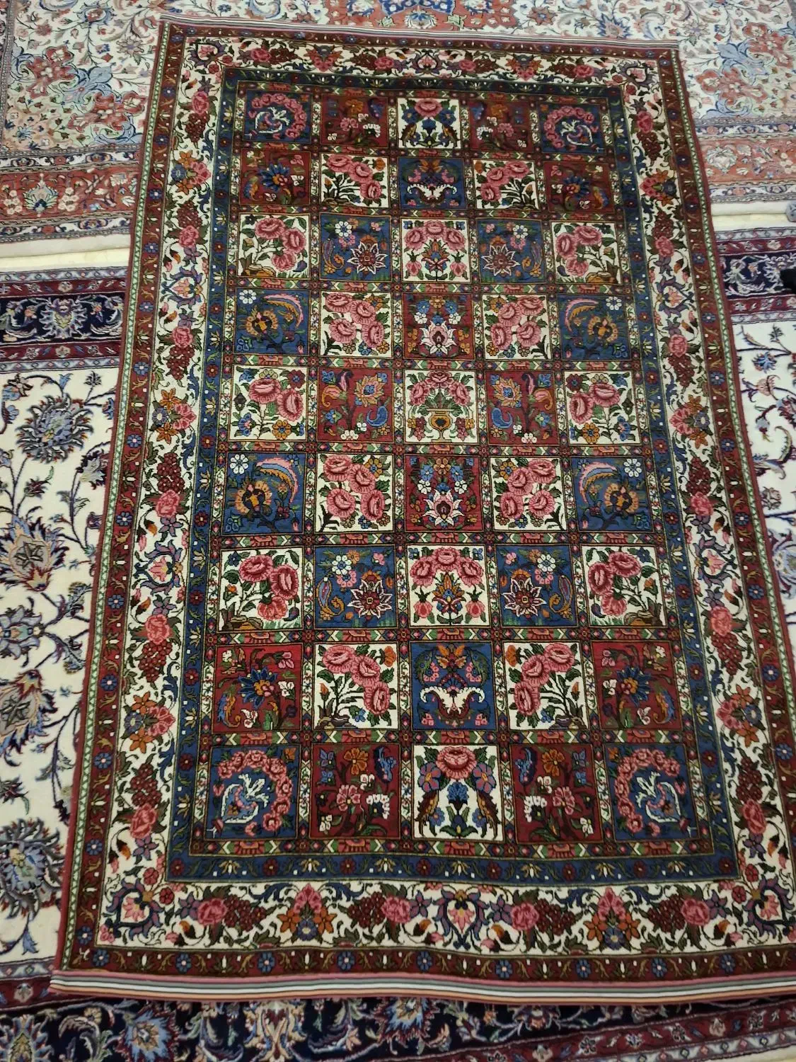 فرش خشتی بختیار اصل قدیمی|فرش|تهران, قیطریه|دیوار