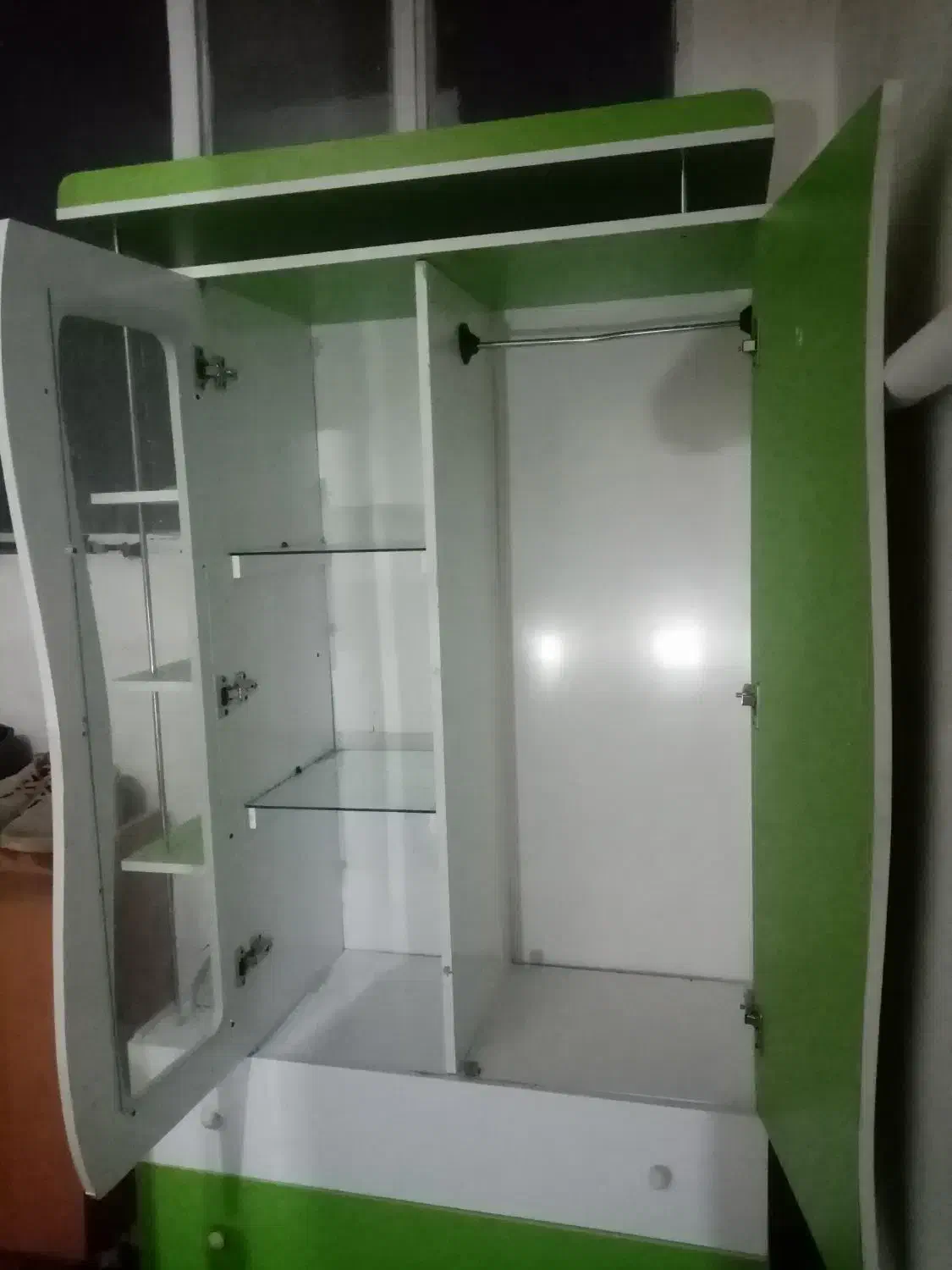 کمد چوبی بچه|اسباب و اثاث بچه|مشهد, شهید قربانی|دیوار