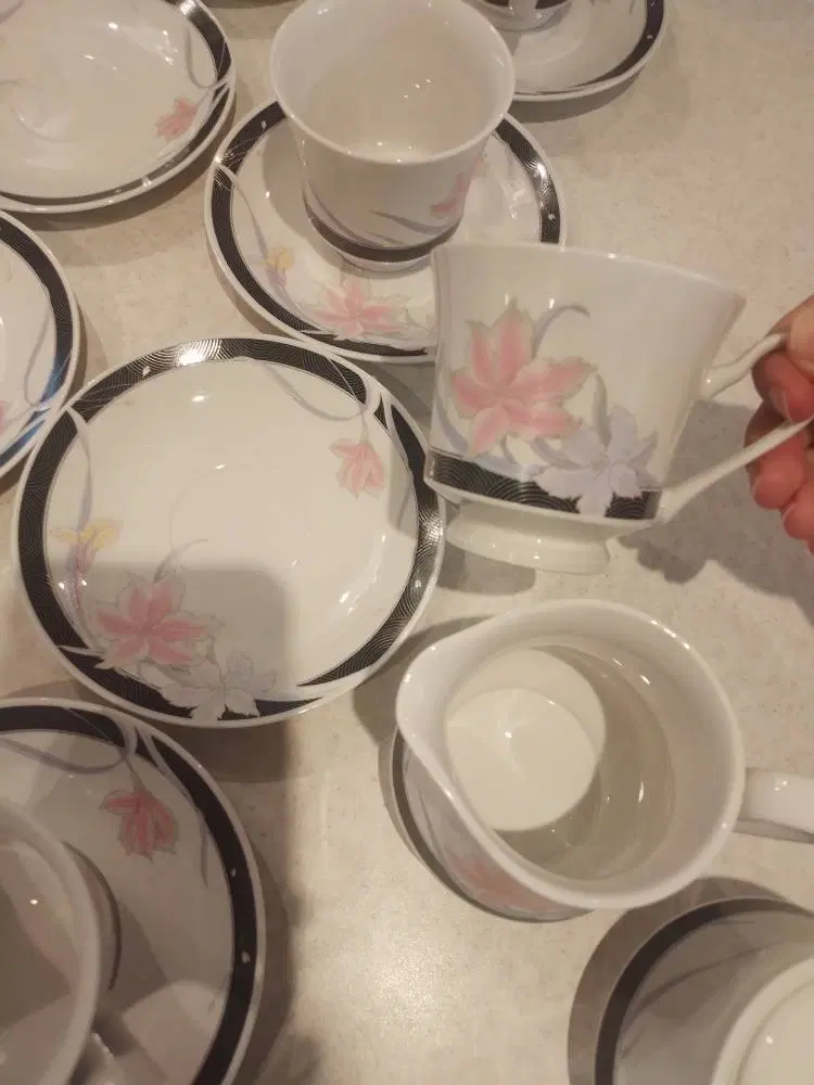 سرویس چای وقهوه خوری کاملا نو قدمتدار|ظروف سرو و پذیرایی|تهران, حسینآباد|دیوار