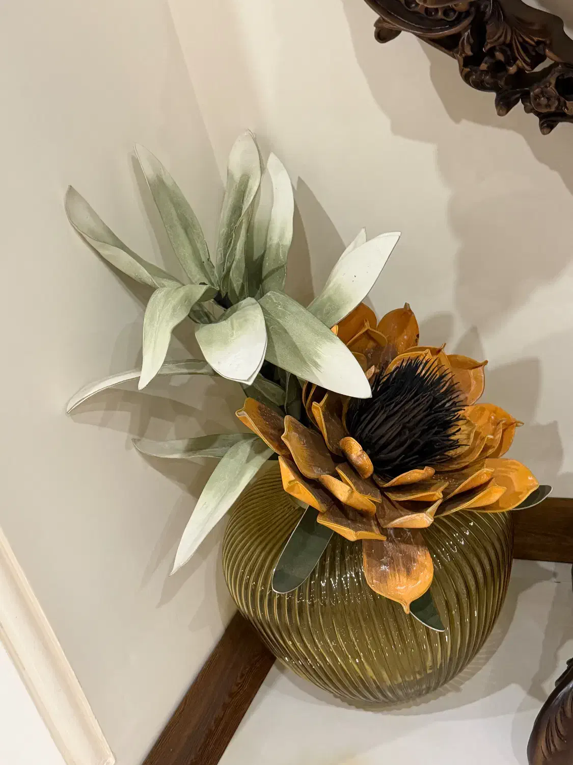 گلدان و گل|گل مصنوعی|قم, سالاریه|دیوار