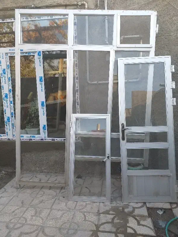 در پنجره المنیومی|مصالح و تجهیزات ساختمان|اسکو, |دیوار