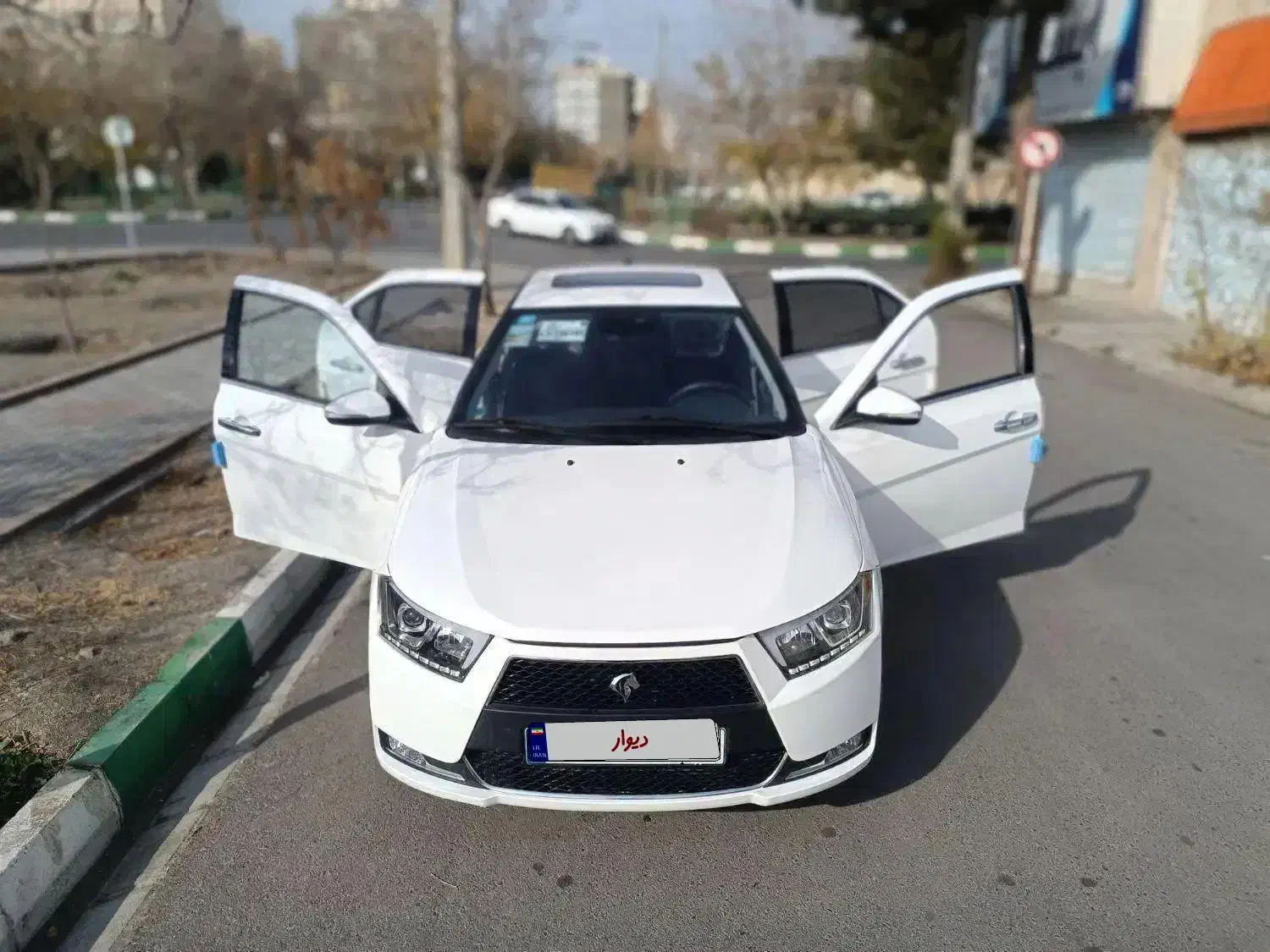 دنا پلاس توربو 6 دنده 402 فوق العاده کم کار و تمیز|خودرو سواری و وانت|مشهد, شهرک رازی (شهرک غرب)|دیوار