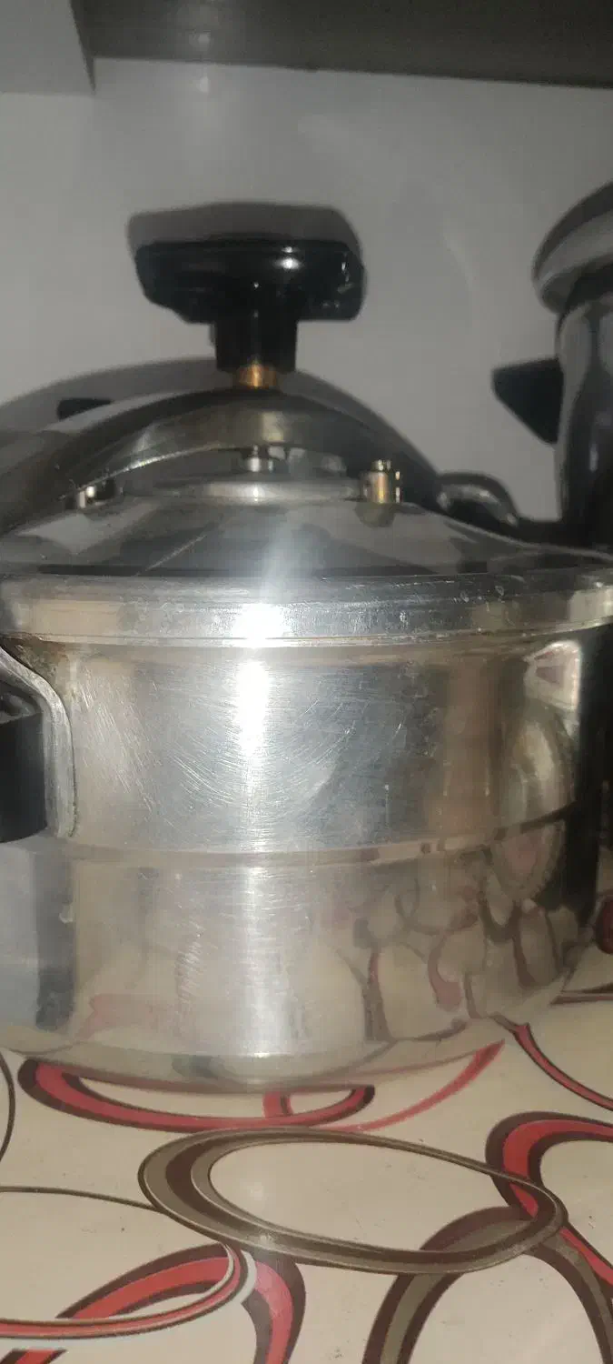 زود پز|ظروف پخت‌وپز|مشهد, مقدم|دیوار