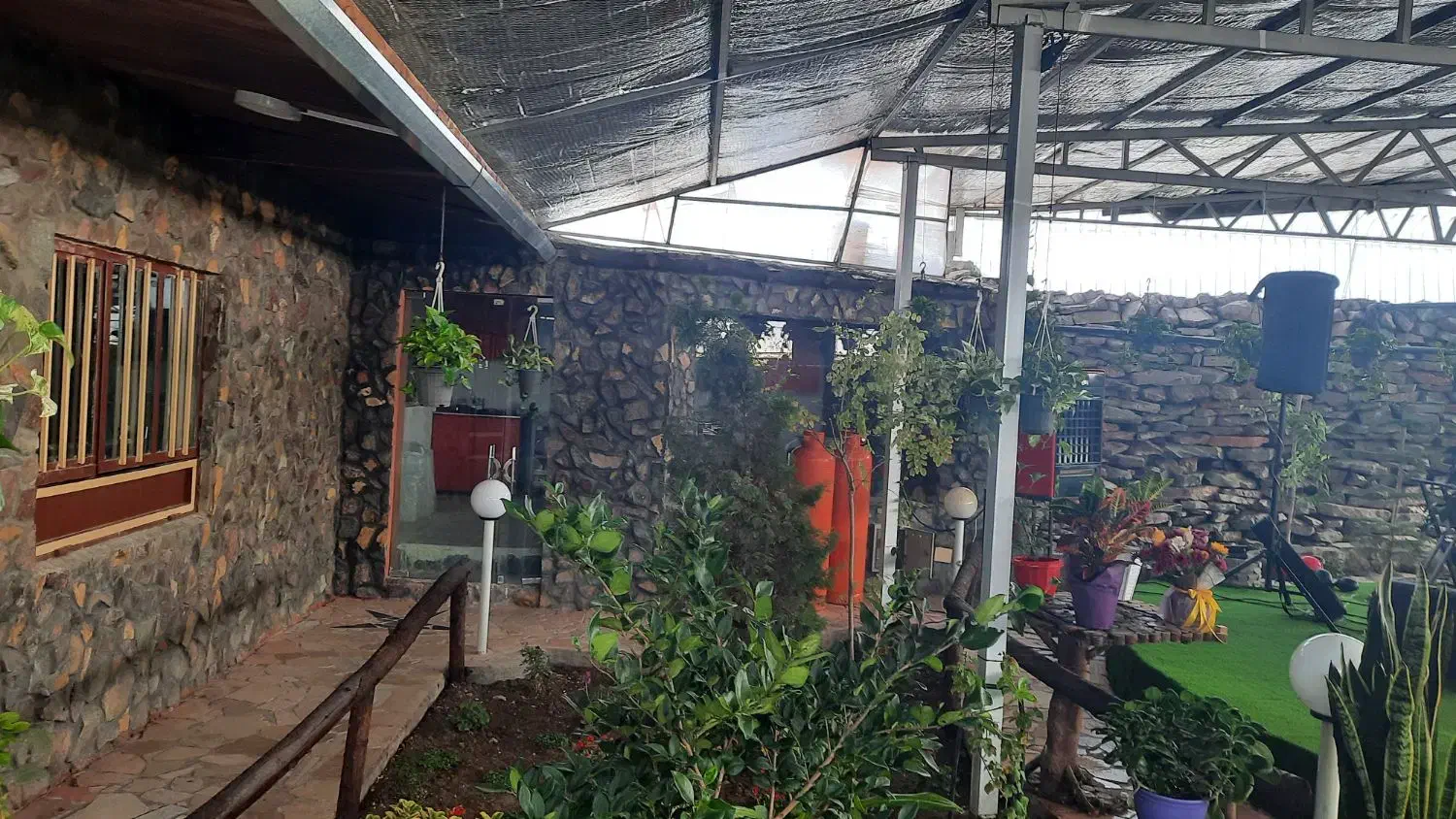 کافه رستوران ماه و ستاره|اجارهٔ مغازه و غرفه|اصفهان, فرودگاه شهید بهشتی|دیوار