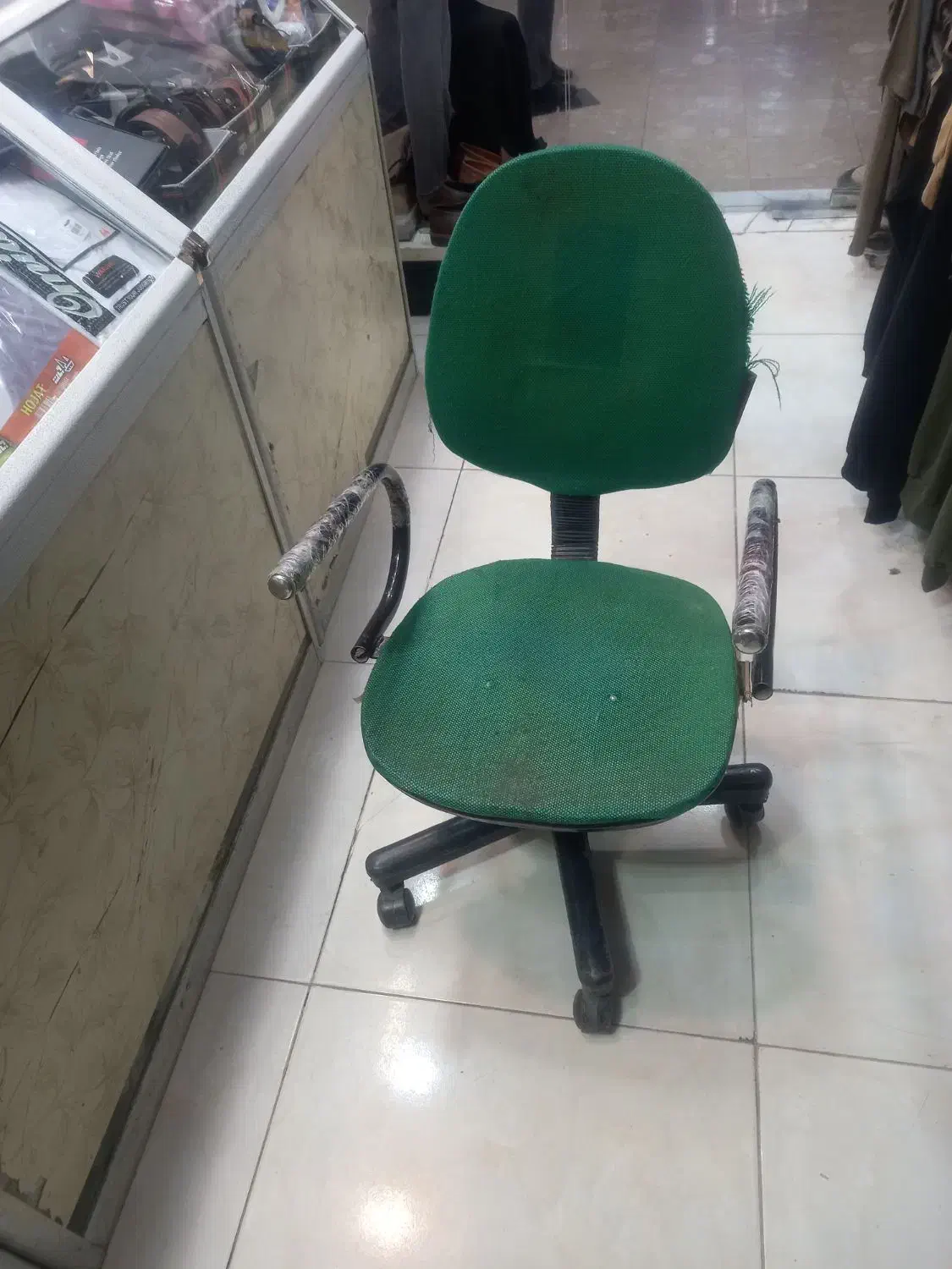 صندلی|صندلی و نیمکت|اصفهان, شاهزاده ابراهیم|دیوار