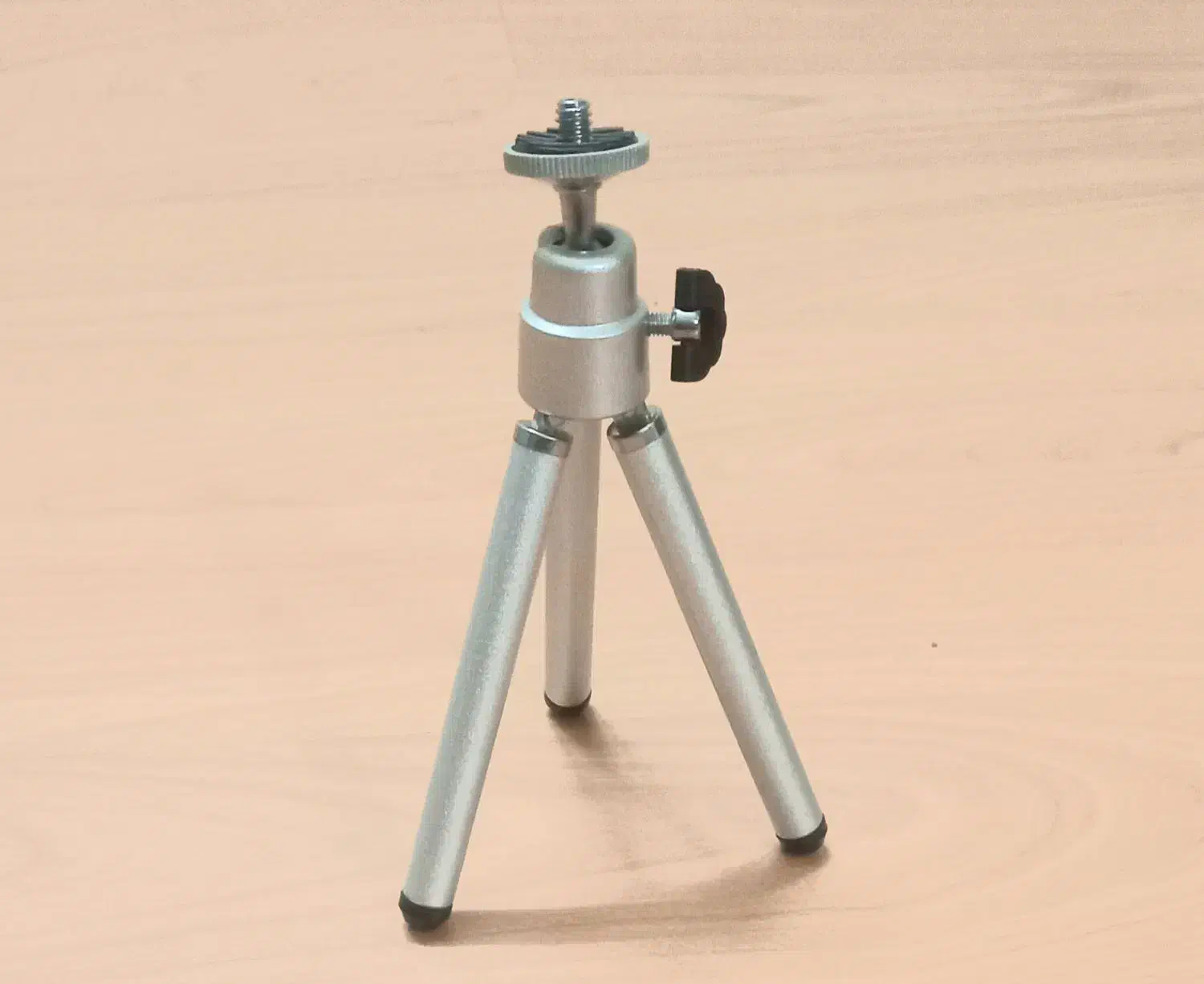 سه پایه دوربین و گوشی|دوربین عکاسی و فیلم‌برداری|اردبیل, |دیوار