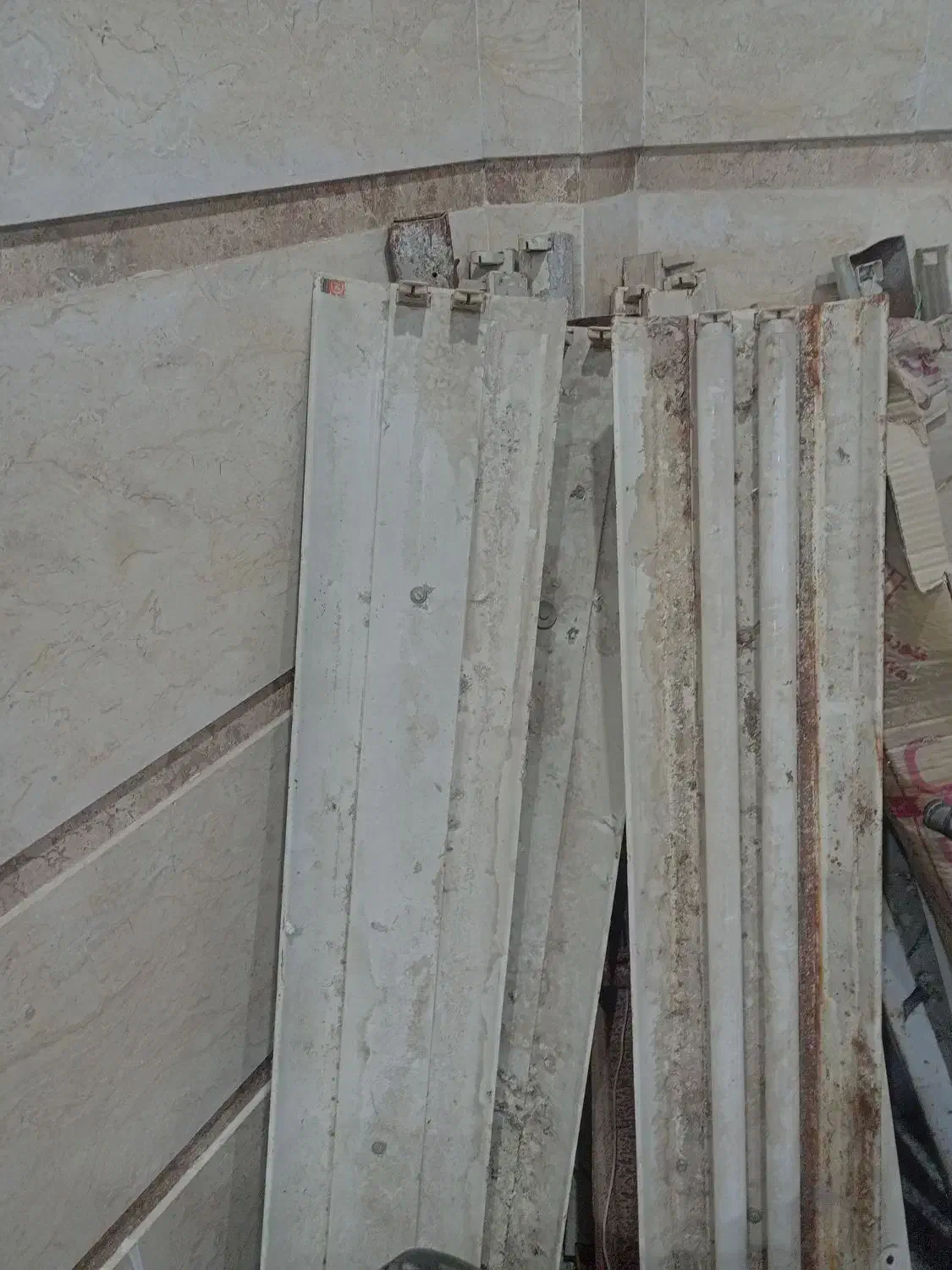 ۲۰ تا مهتابی یه ملیون|لامپ و چراغ|اهواز, کوی سعدی|دیوار