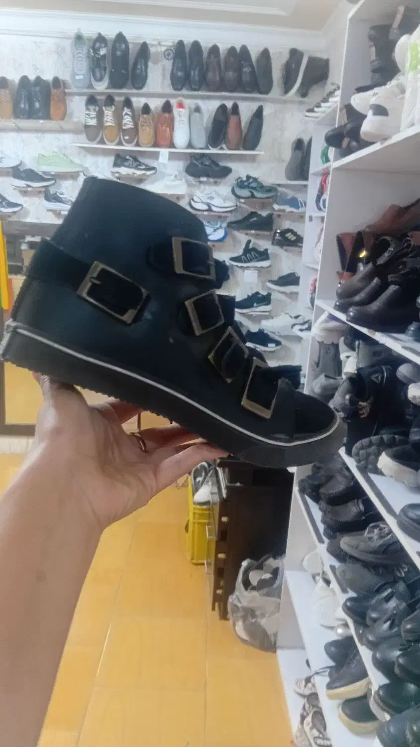 کفش های ۱۰۰ تومنی|کیف، کفش، کمربند|سبزوار, امیر کبیر|دیوار