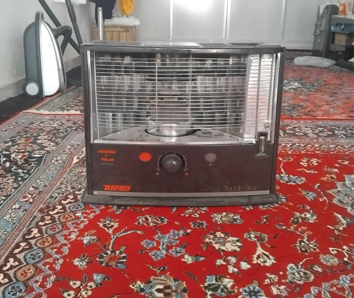 بخاری نفتی قدیمی|بخاری، هیتر، شومینه|قره چای, |دیوار