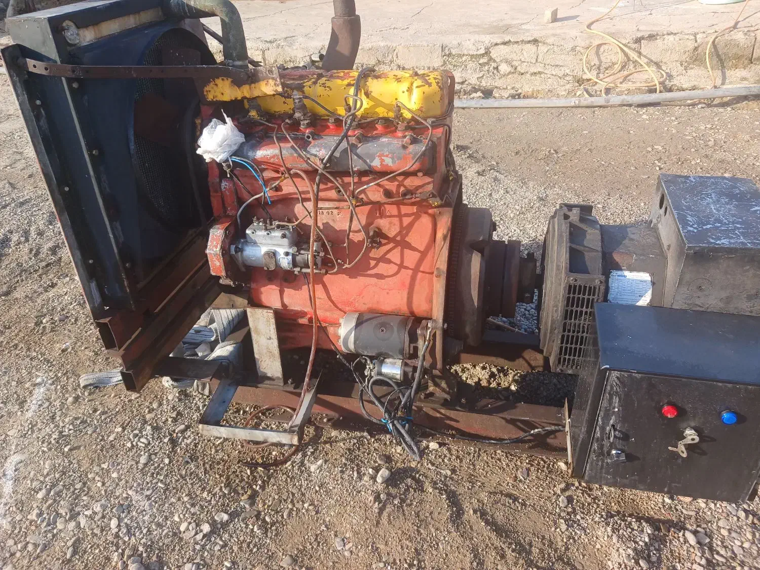 پرکنز ۴سیلندر ژنراتور ۳۰کیلوات|ماشین‌آلات صنعتی|درب گنبد, |دیوار