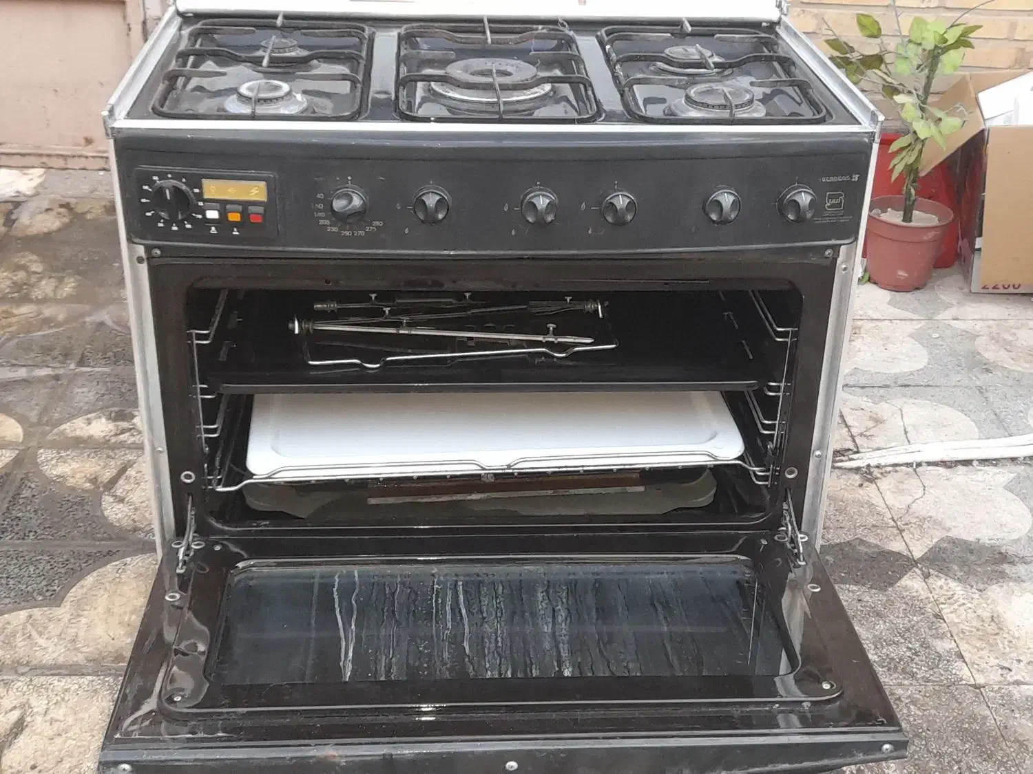 فروش یک عدد فرگاز پنج شعله|اجاق گاز و لوازم برقی پخت‌وپز|شیراز, تندگویان|دیوار