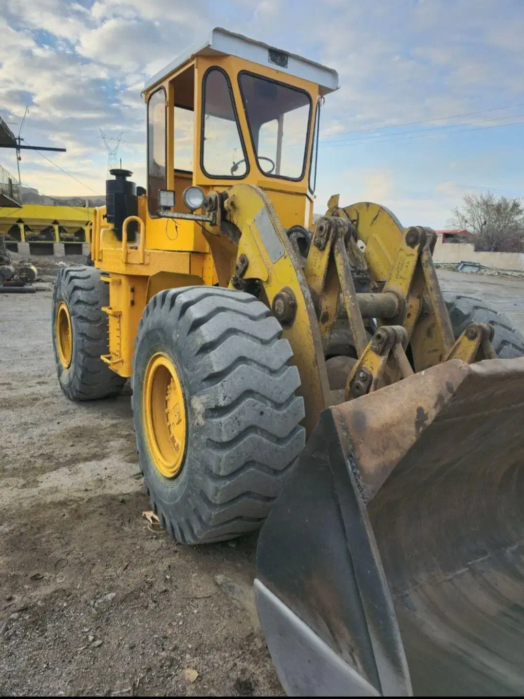 لودر کاوازاکی ۷۰ عادی|خودرو سنگین|تبریز, |دیوار