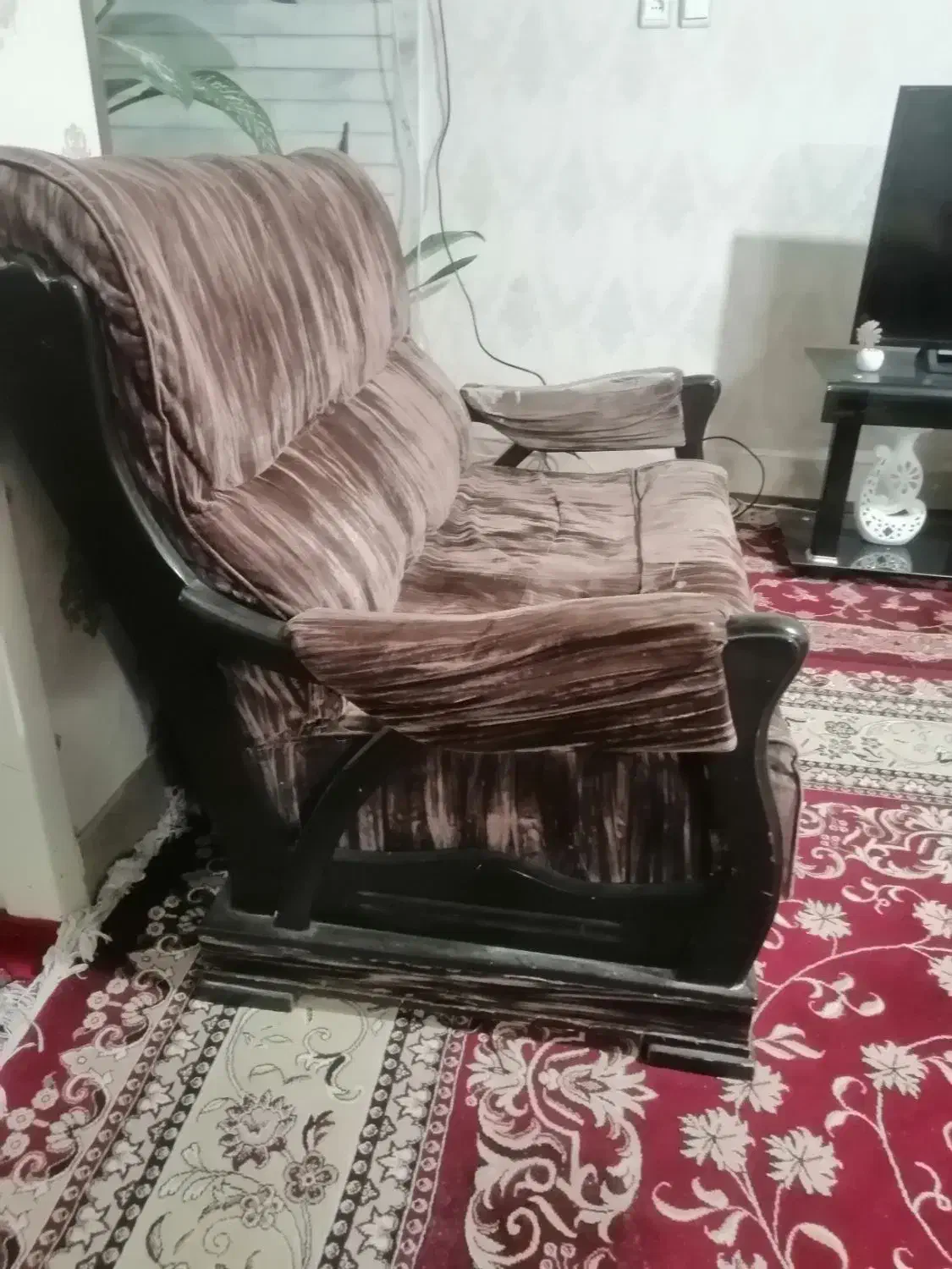 یک دست مبل 7نفرره|مبلمان خانگی و میز عسلی|کازرون, |دیوار