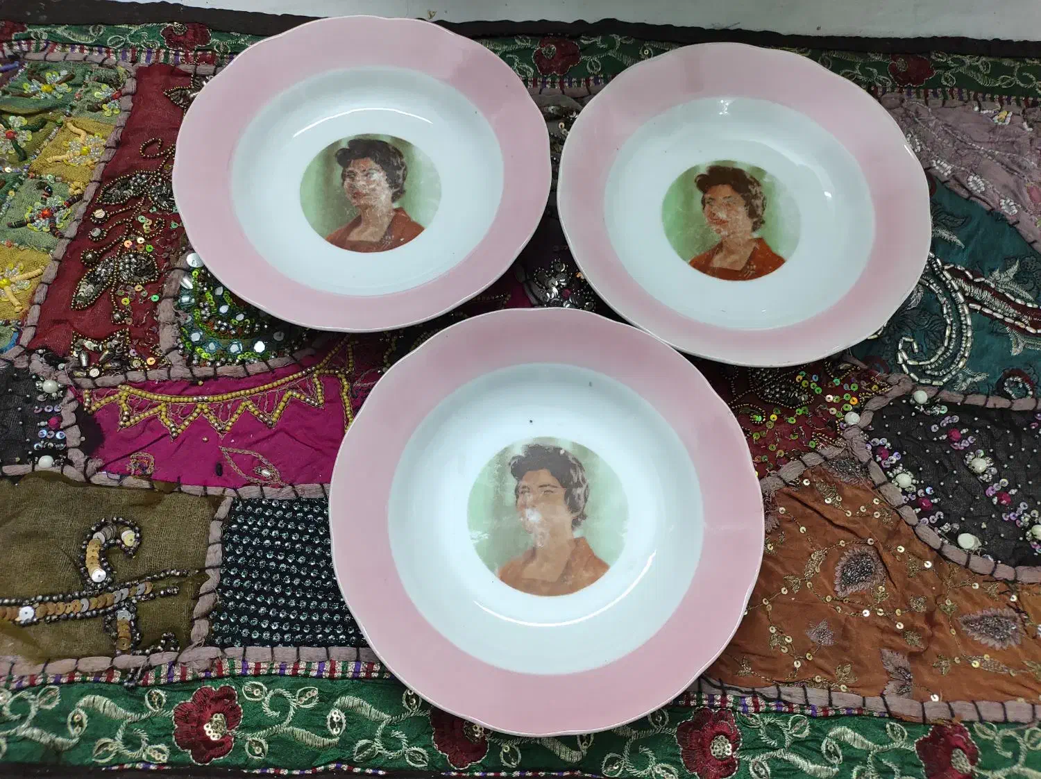 سه عدد دیوار کوب خیلی قدیمی ملکه ثریا|کلکسیون اشیاء عتیقه|ری, حمزه‌آباد|دیوار