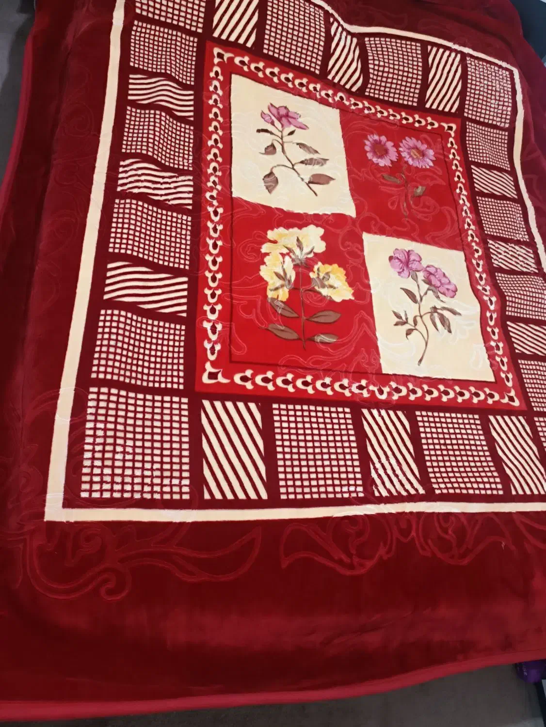 دو عدد پتو ابریشمی ضخیم دولایه|رختخواب، بالش، پتو|هشتگرد, مدرس|دیوار