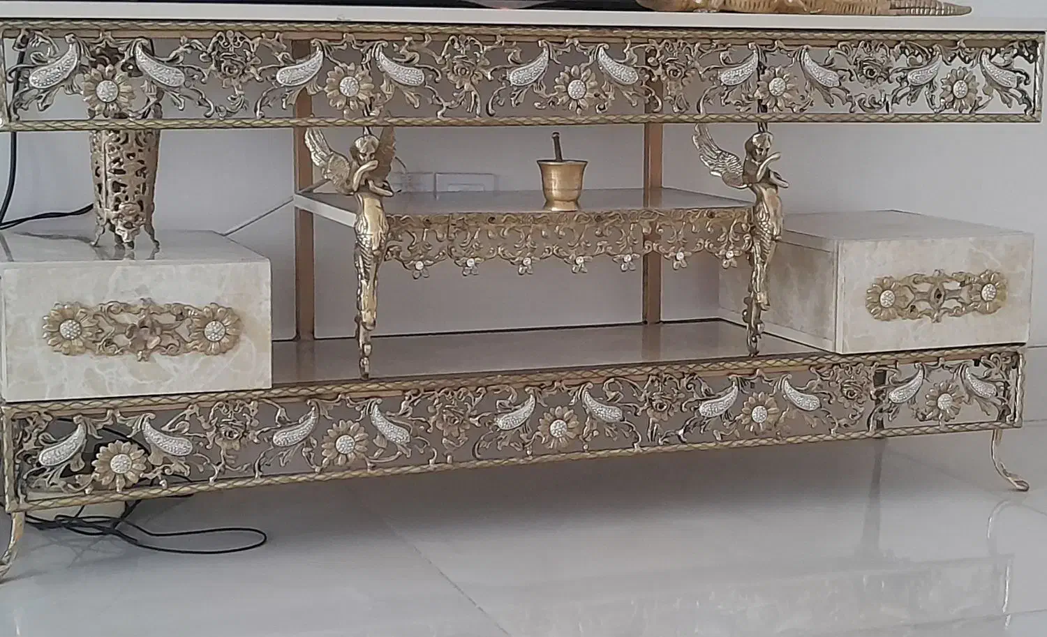 میزبرنجی نونو|میز تلویزیون|اراک, |دیوار