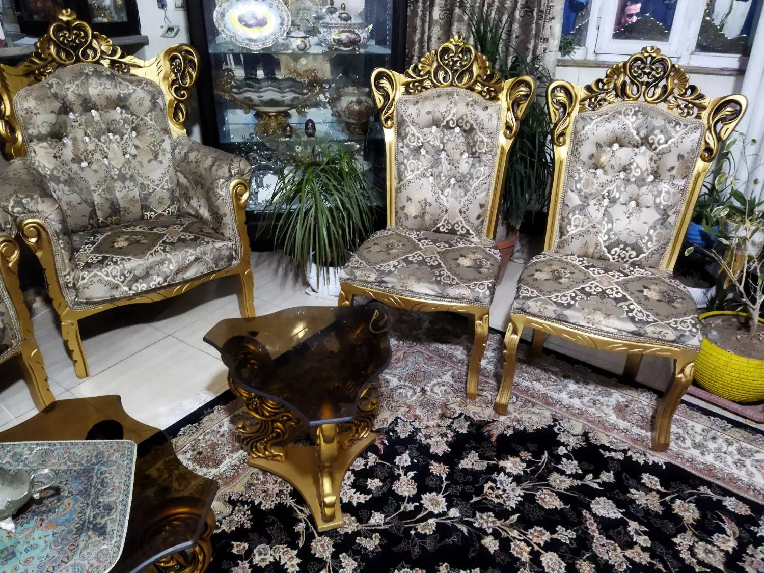 یک دست مبل سلطنتی ۹نفره|مبلمان خانگی و میز عسلی|کرمانشاه, |دیوار