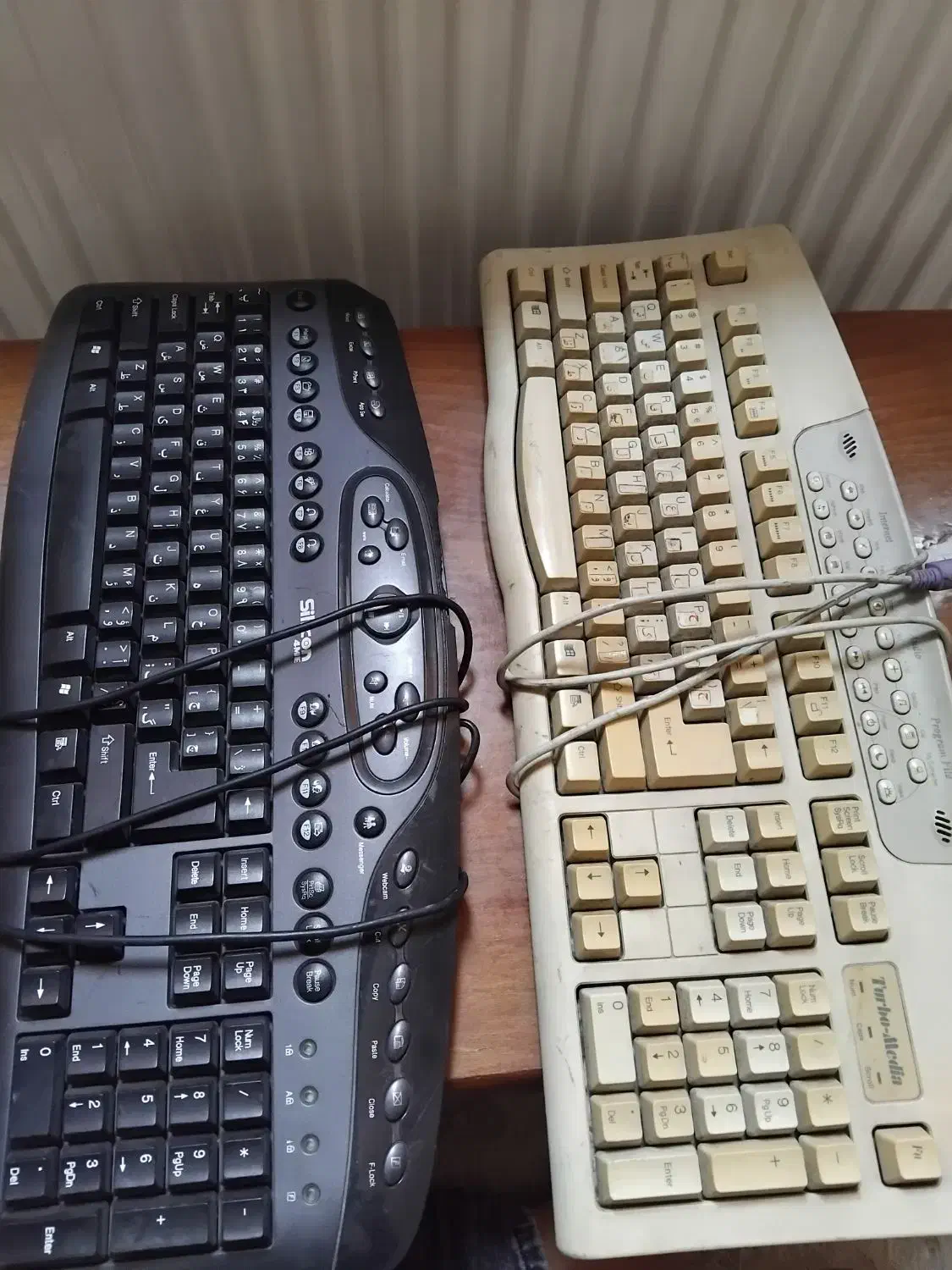 لوازم کامپیوتر (مانیتور دو تا کیس دو تا کیبورد )|قطعات و لوازم جانبی رایانه|تهران, صاحب الزمان|دیوار