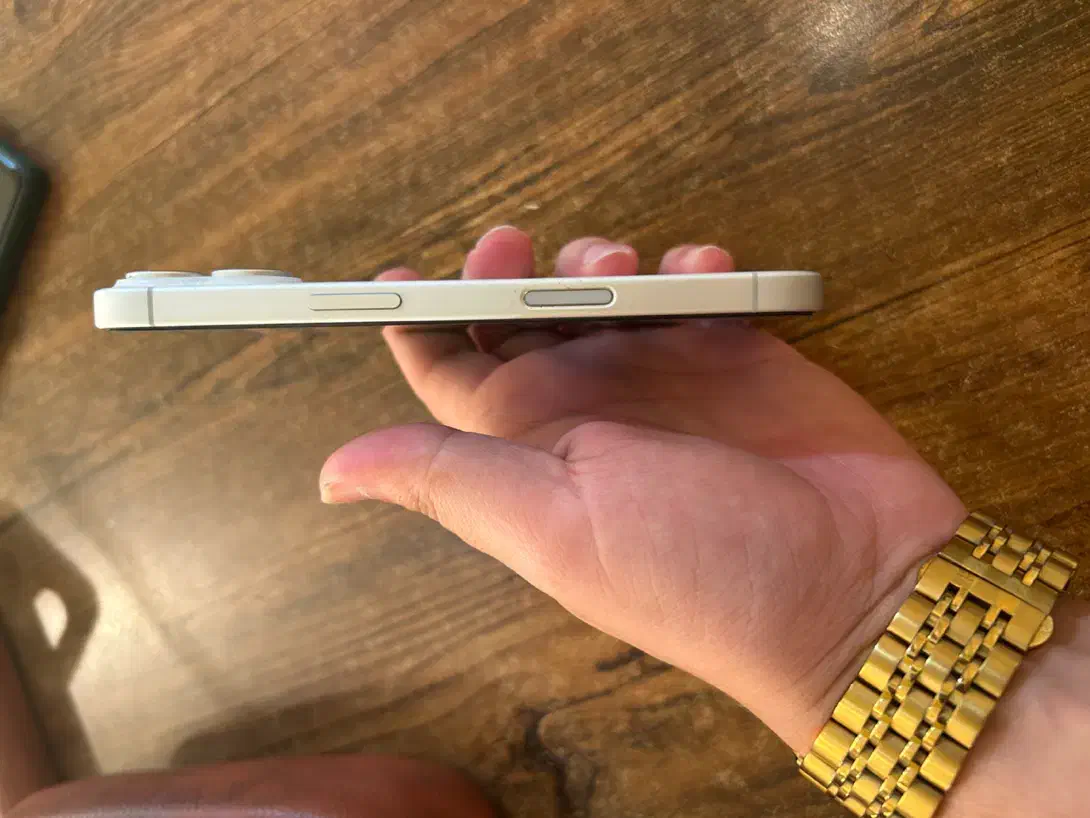 فروش فوری ایفون 16 نرمال|موبایل|صومعه‌سرا, |دیوار