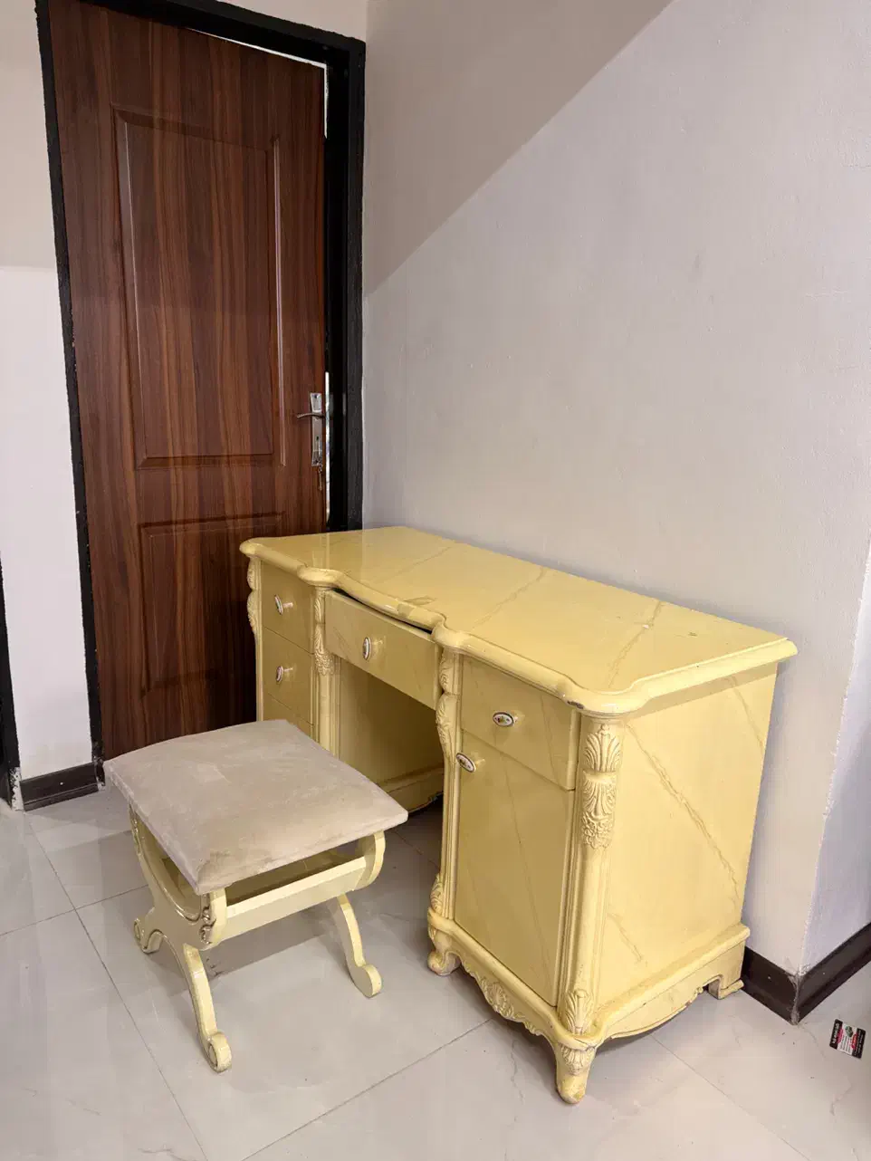 میز دراور با نیمکت|بوفه، ویترین، کنسول|چمستان, |دیوار