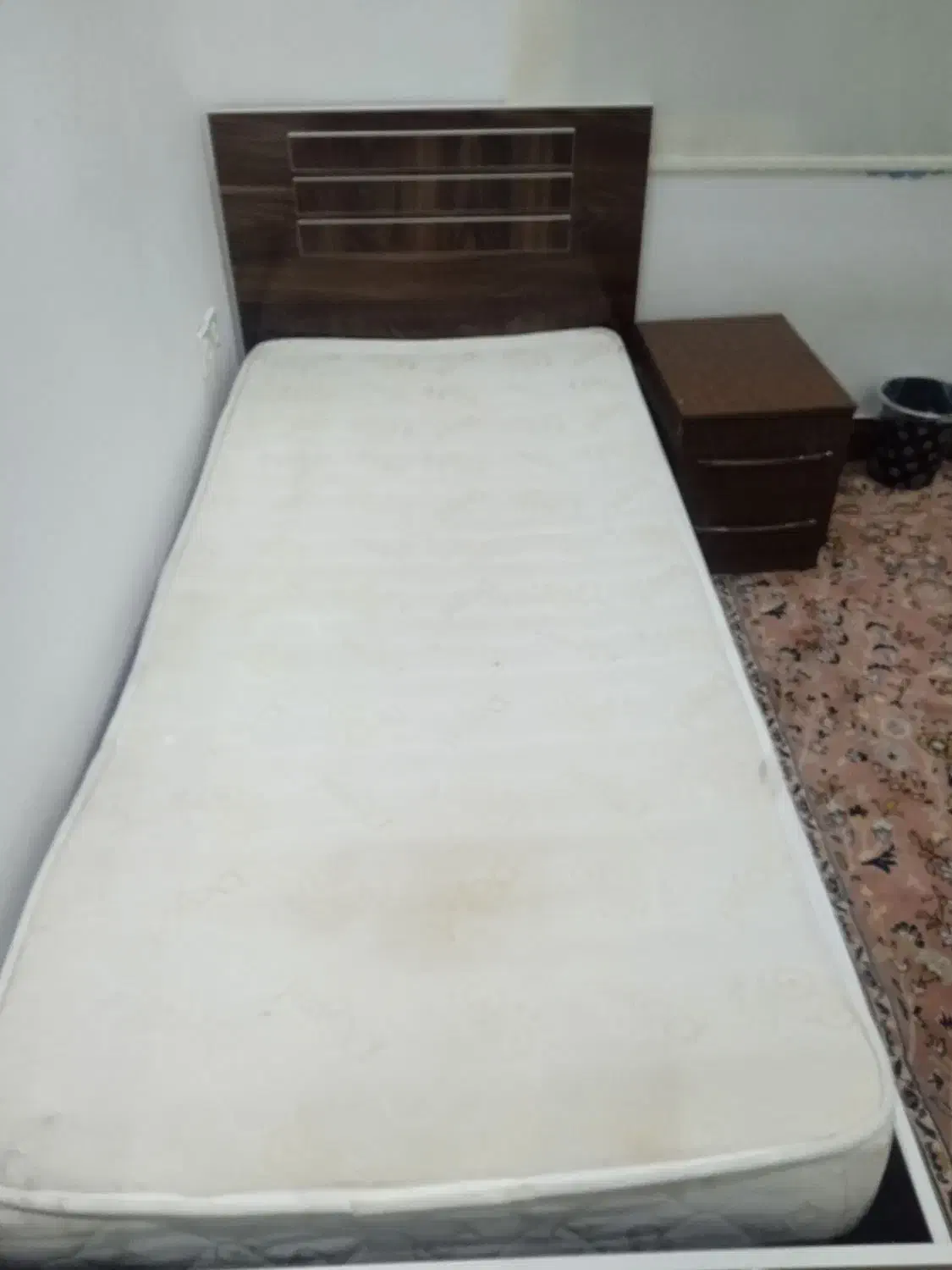 زنگ خطرهای قبل از معامله|تخت و سرویس خواب|چمستان, |دیوار