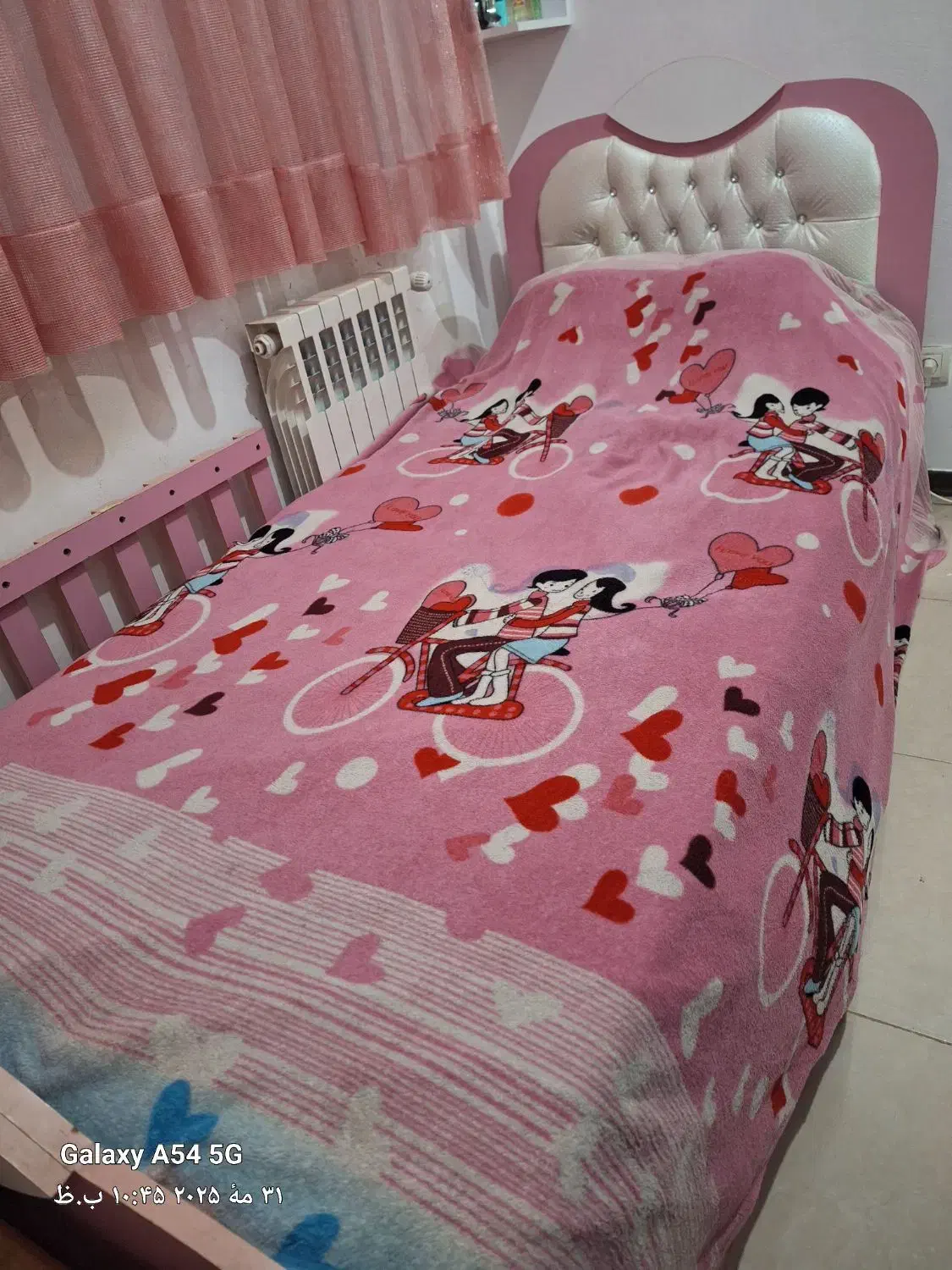 تخت خواب کلاسیک دخترانه و کودک|تخت و سرویس خواب|رشت, کوی مهر|دیوار