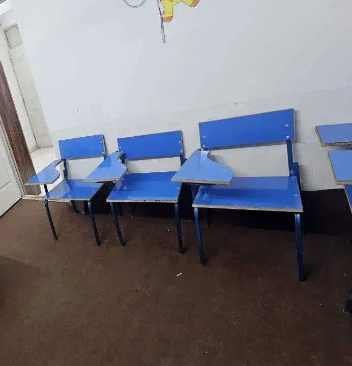 صندلی دانش آموزی دسته دار|صندلی و نیمکت|یزد, |دیوار