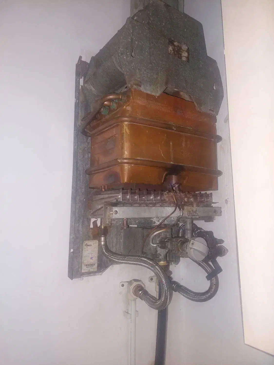 سرویس و تعمیرات ابگرمکن وبخاری و شیرآلات در محل|خدمات پیشه و مهارت|میانه, |دیوار