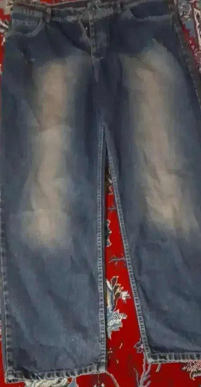 شلوار|لباس|یاسوج, |دیوار