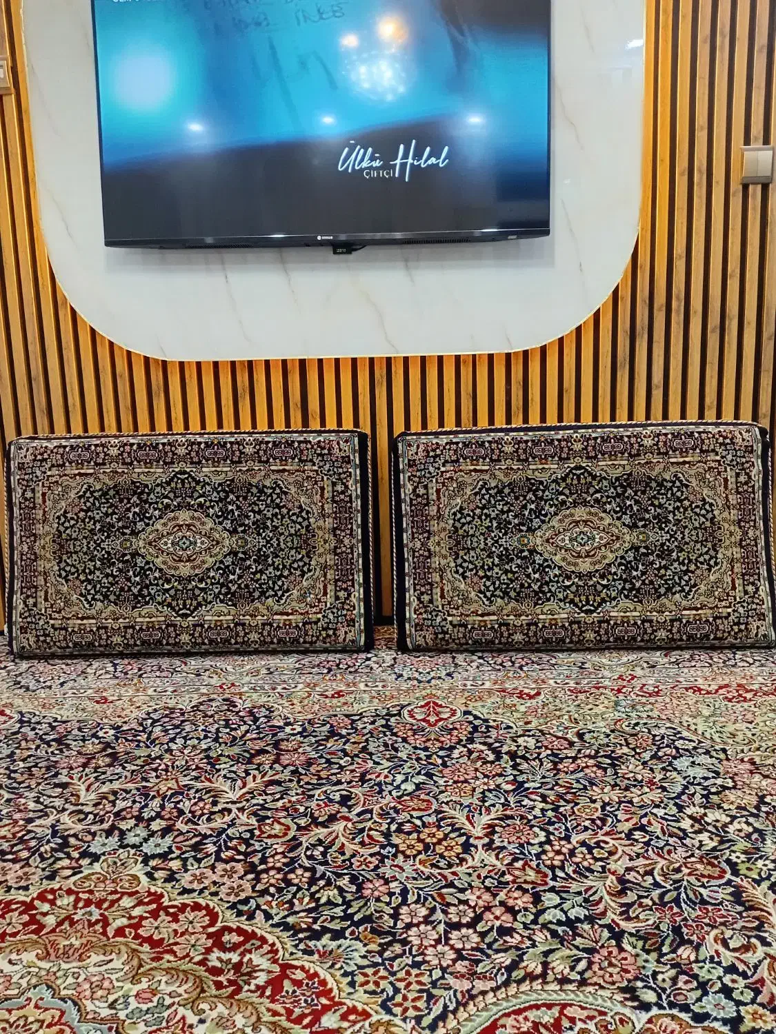 پشتی|پشتی|همدان, |دیوار