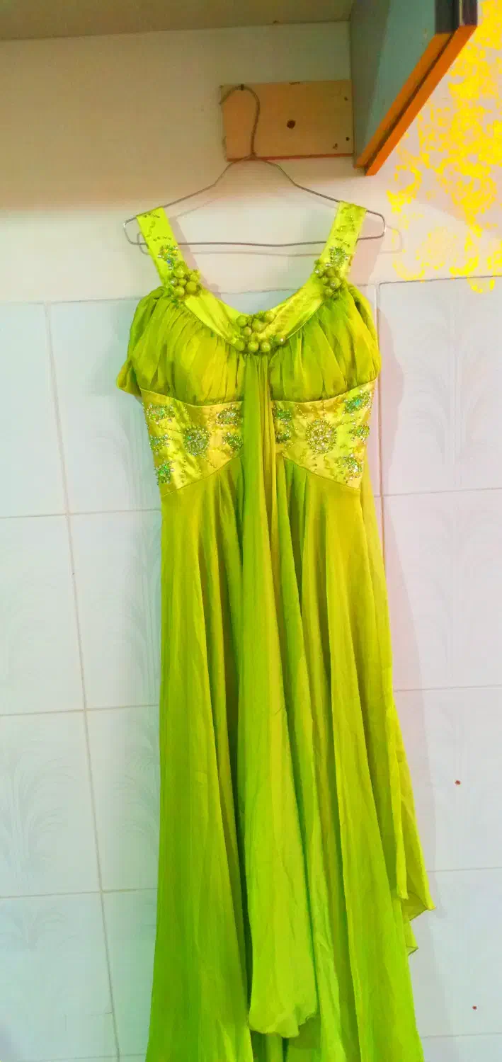 لباس مجلسی|لباس|شیروان (خراسان), |دیوار