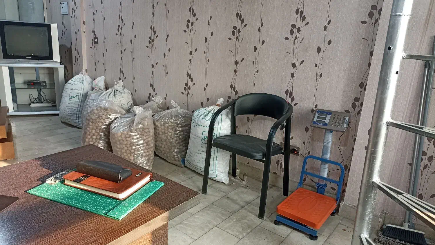 گردو تازه تویسرکان در فروشگاه گردوپیچ|خوردنی و آشامیدنی|تهران, مسعودیه|دیوار