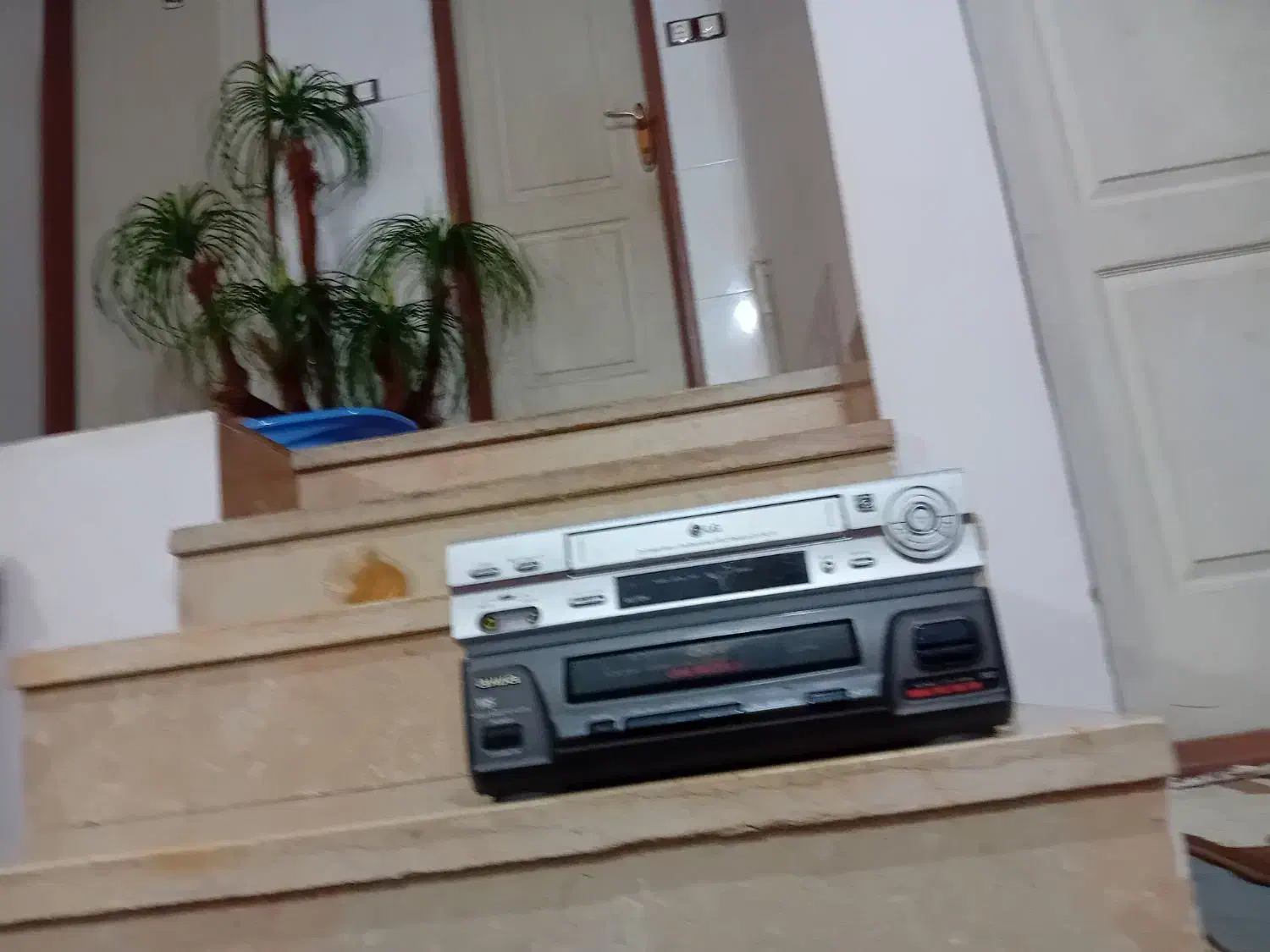 ویدیو|پخش‌کننده DVD و ویدیو|چالدران, |دیوار