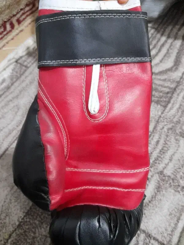 یک جفت دستکش بوکس|تجهیزات ورزشی|ارومیه, |دیوار
