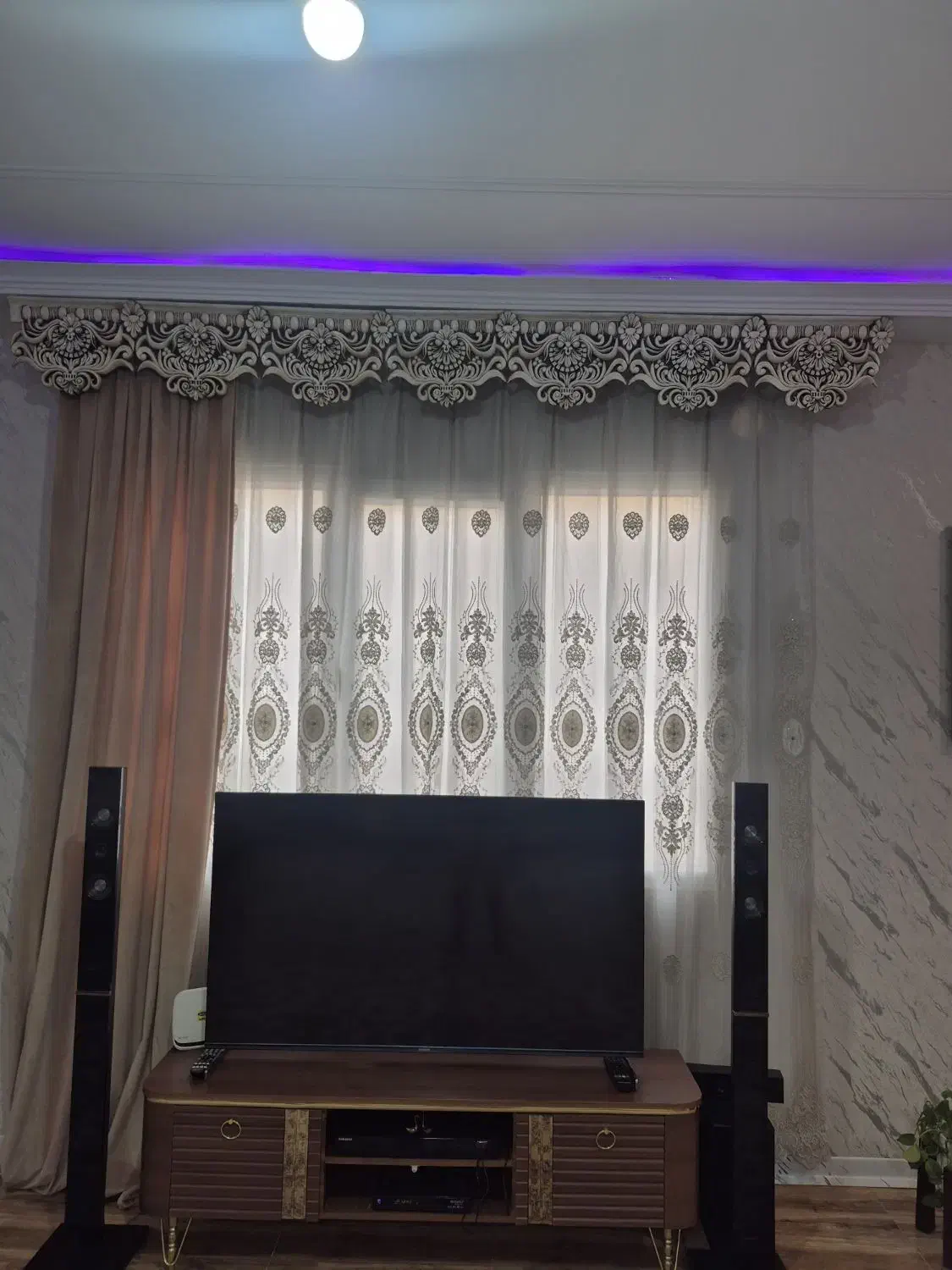 پرده پذیرایی با یالان وقاب بالا|پرده، رانر، رومیزی|چهاردانگه (تهران), |دیوار