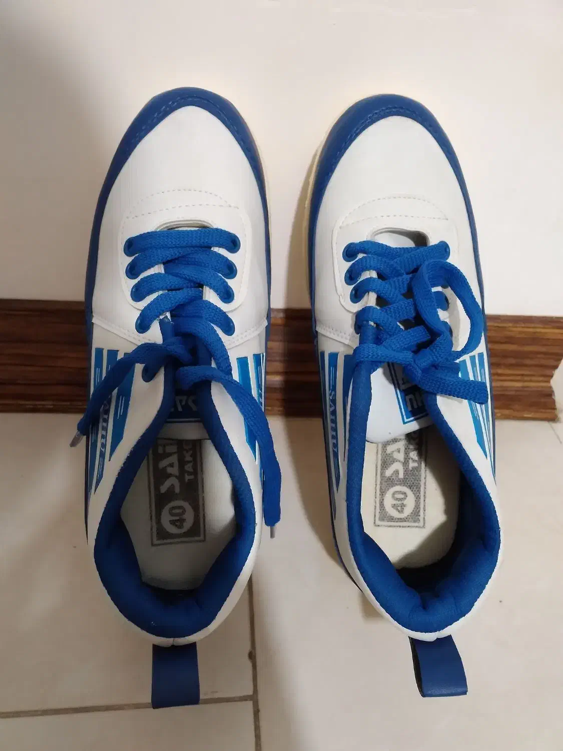 کتونی|کیف، کفش، کمربند|اراک, |دیوار