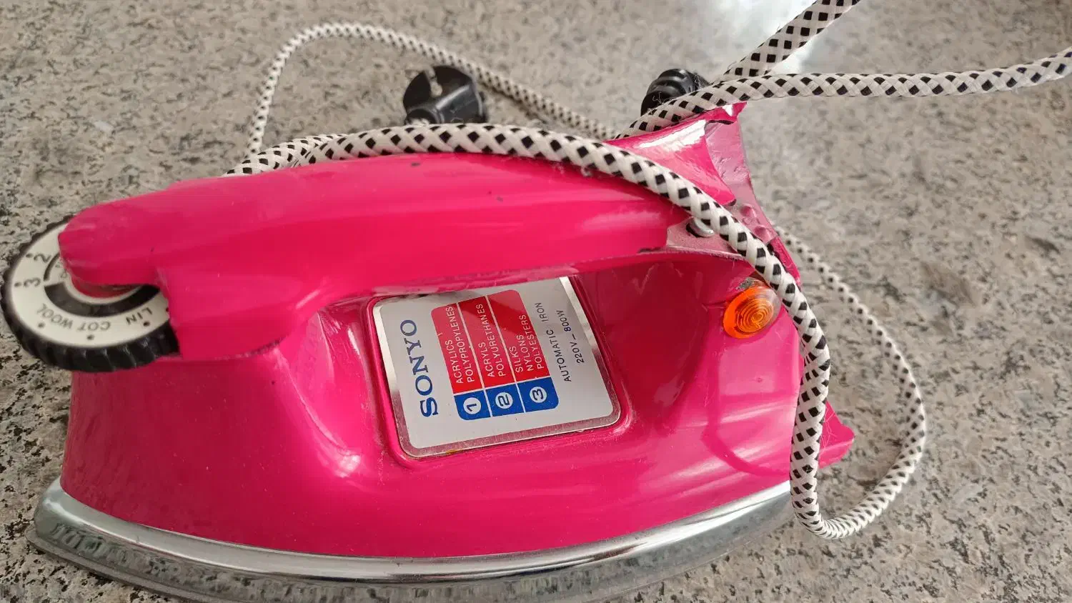 اتو قدیمی سالم و تمیز|اتو و لوازم اتو|بیرجند, |دیوار