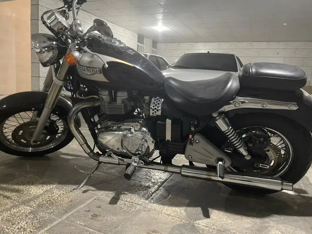 تریومف هزار سی سی|موتورسیکلت|تهران, پاسداران|دیوار