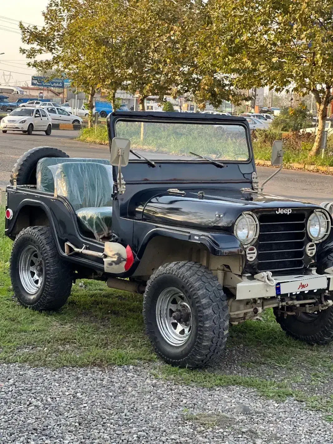 جیپ کاام|خودرو سواری و وانت|لاهیجان, انقلاب|دیوار